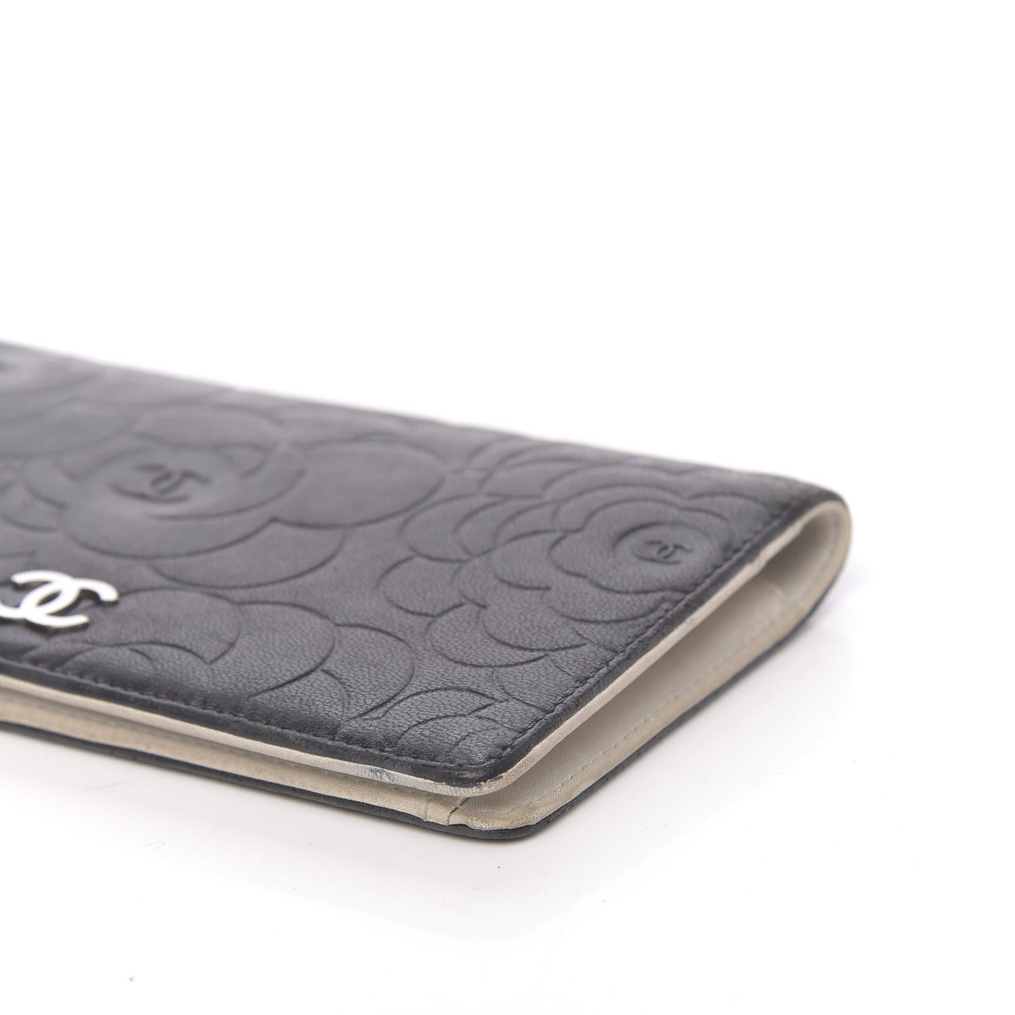 Lambskin Camellia Embossed Yen Wallet Black