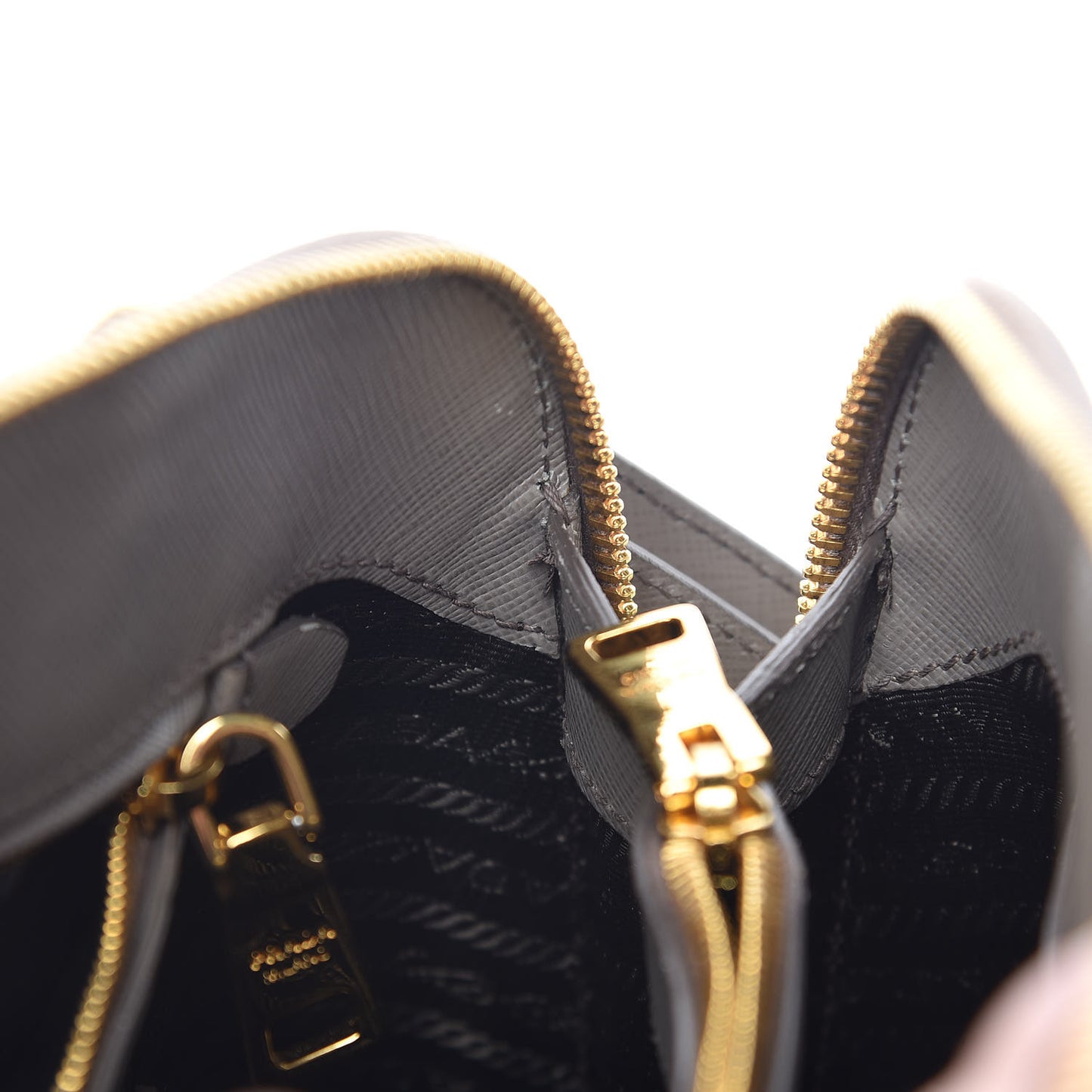 Saffiano Lux Medium Promenade Tote Argilla