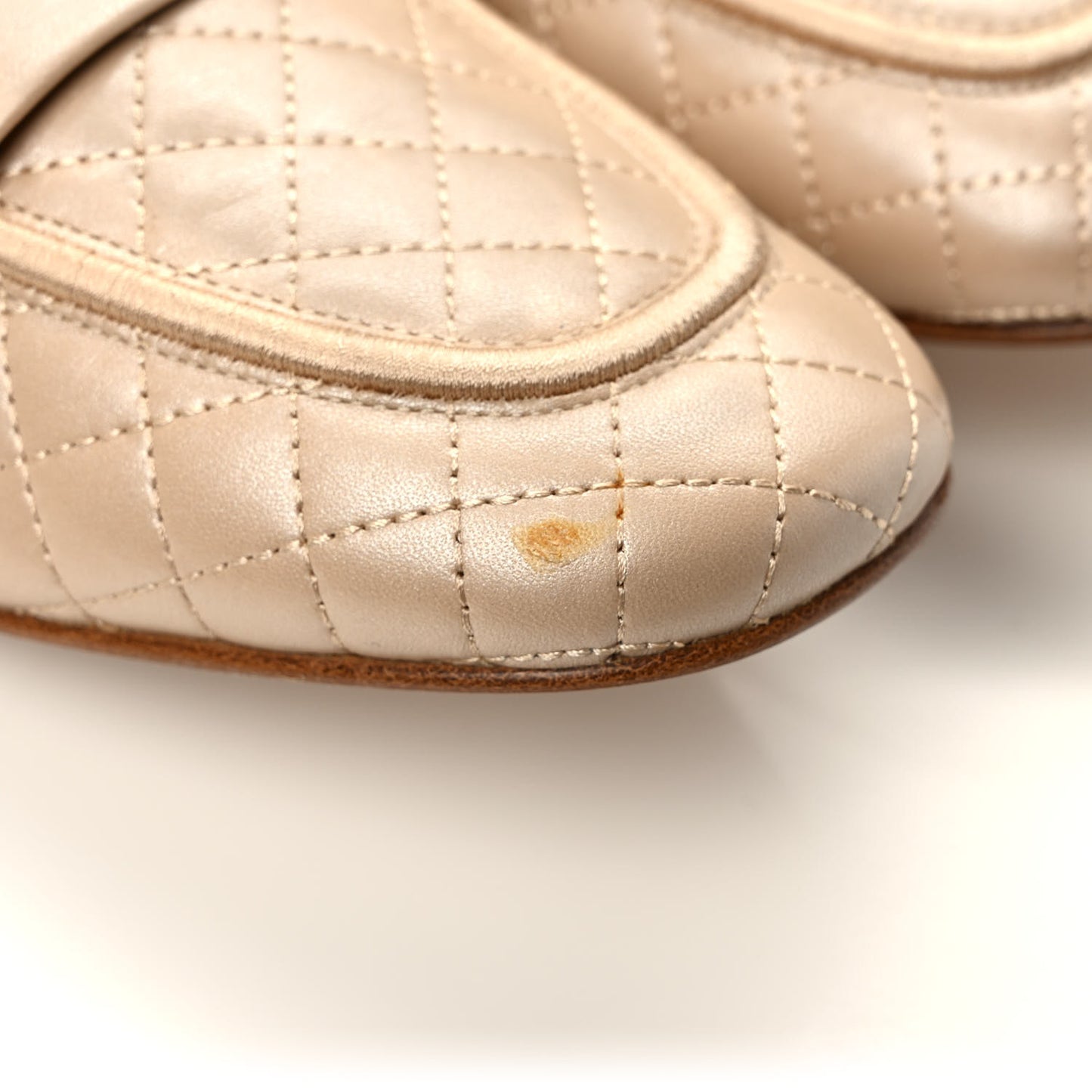 Laminated Lambskin Womens Quilted Elastic CC Moccasin Loafers 40.5 Beige