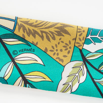 Hermes Silk Fleurs et Papillons de Tissus Twilly Vert Kaki Bronze 5 of 5