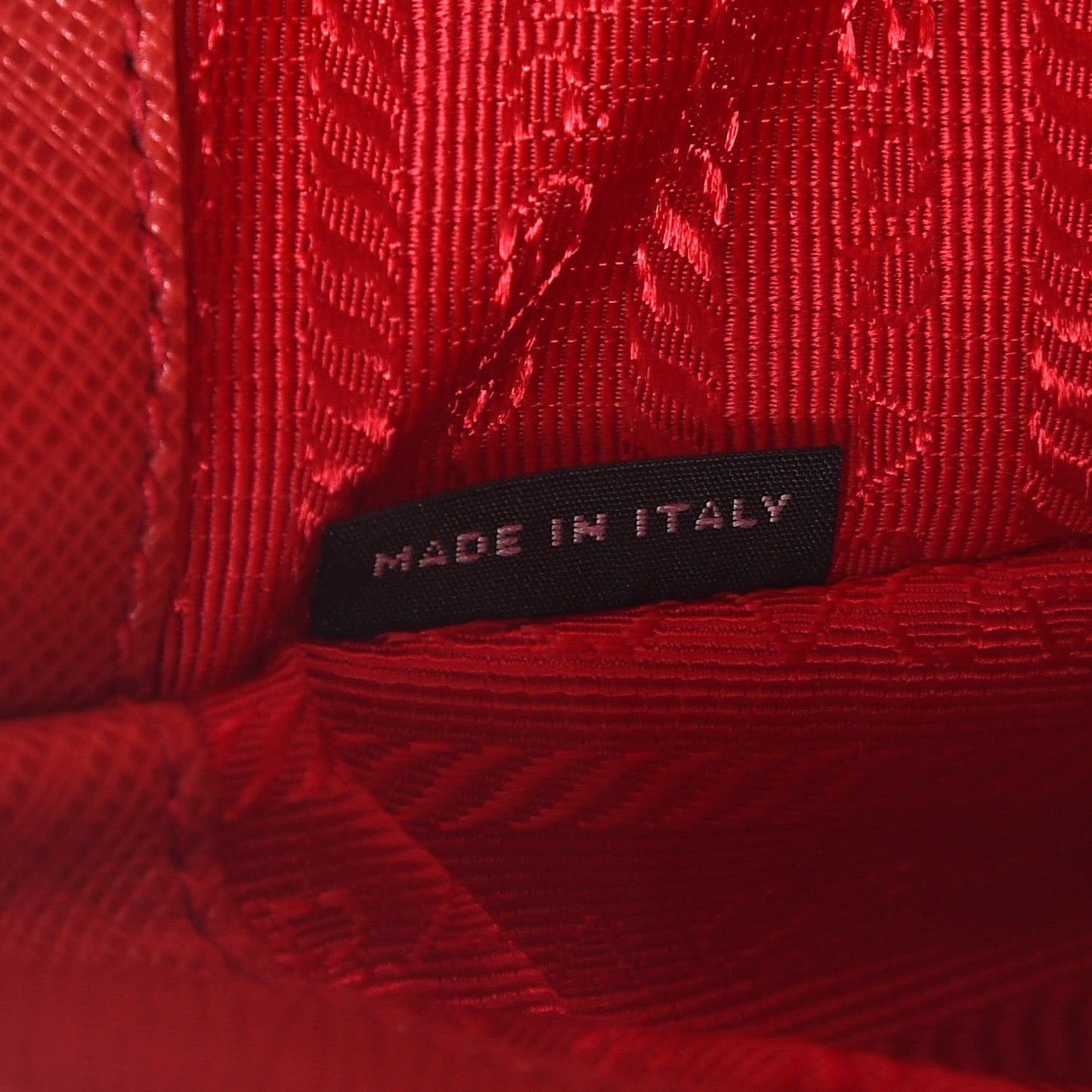 Saffiano Medium Galleria Double Zip Tote Fuoco