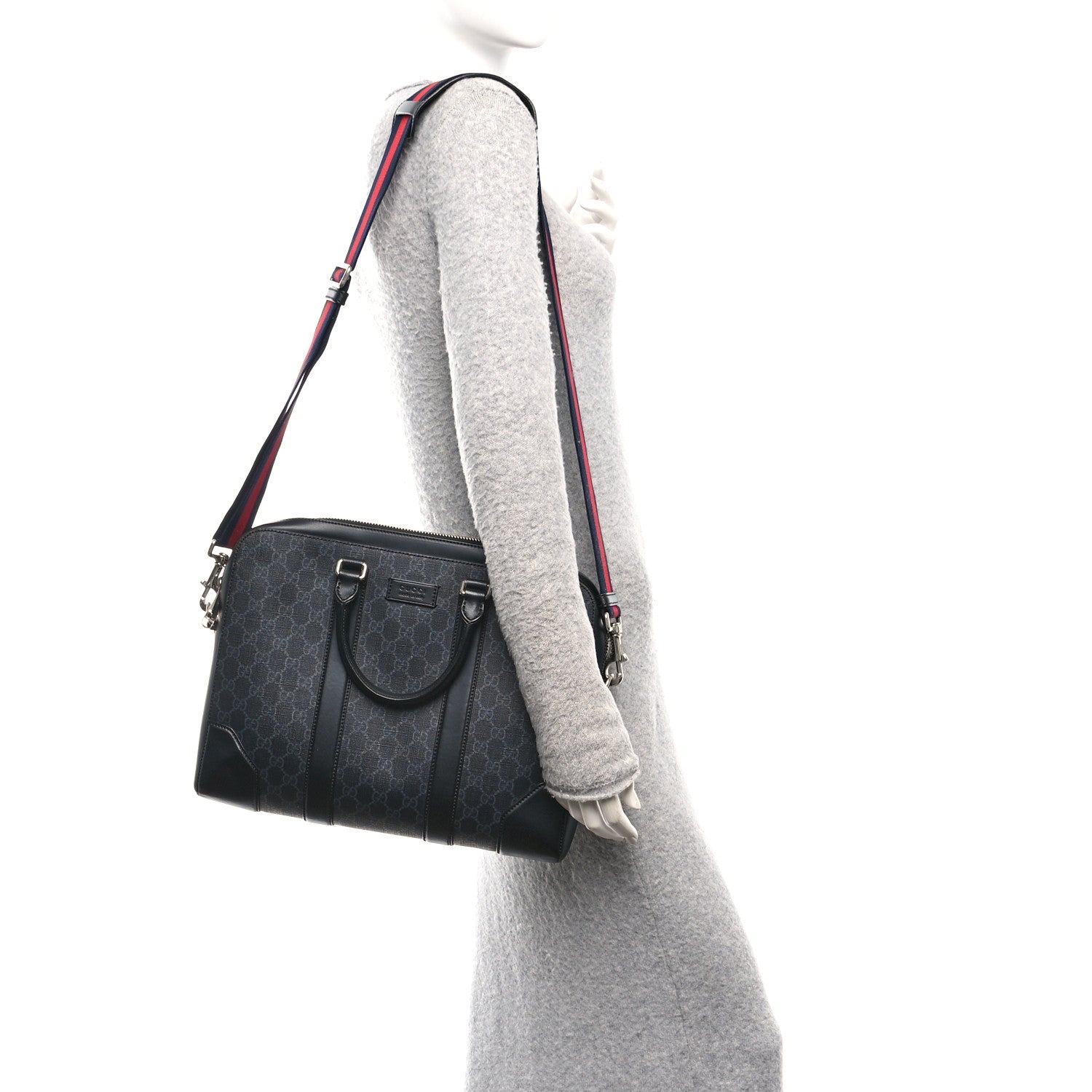 【アレカヤシ】GUCCI ブラック ボディバッグ GGスプリーム GG Black medium crossbody bag in black GG Supreme | GUCCI® US