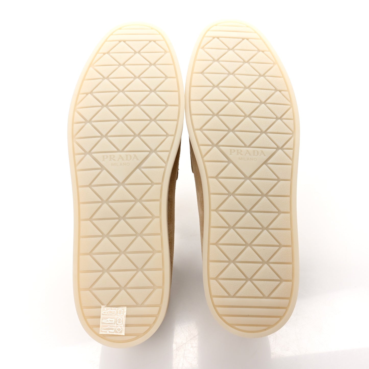 Vitello Scamosciato Metal Triangle Logo Saint Tropez 25mm Loafers 40 Ecru