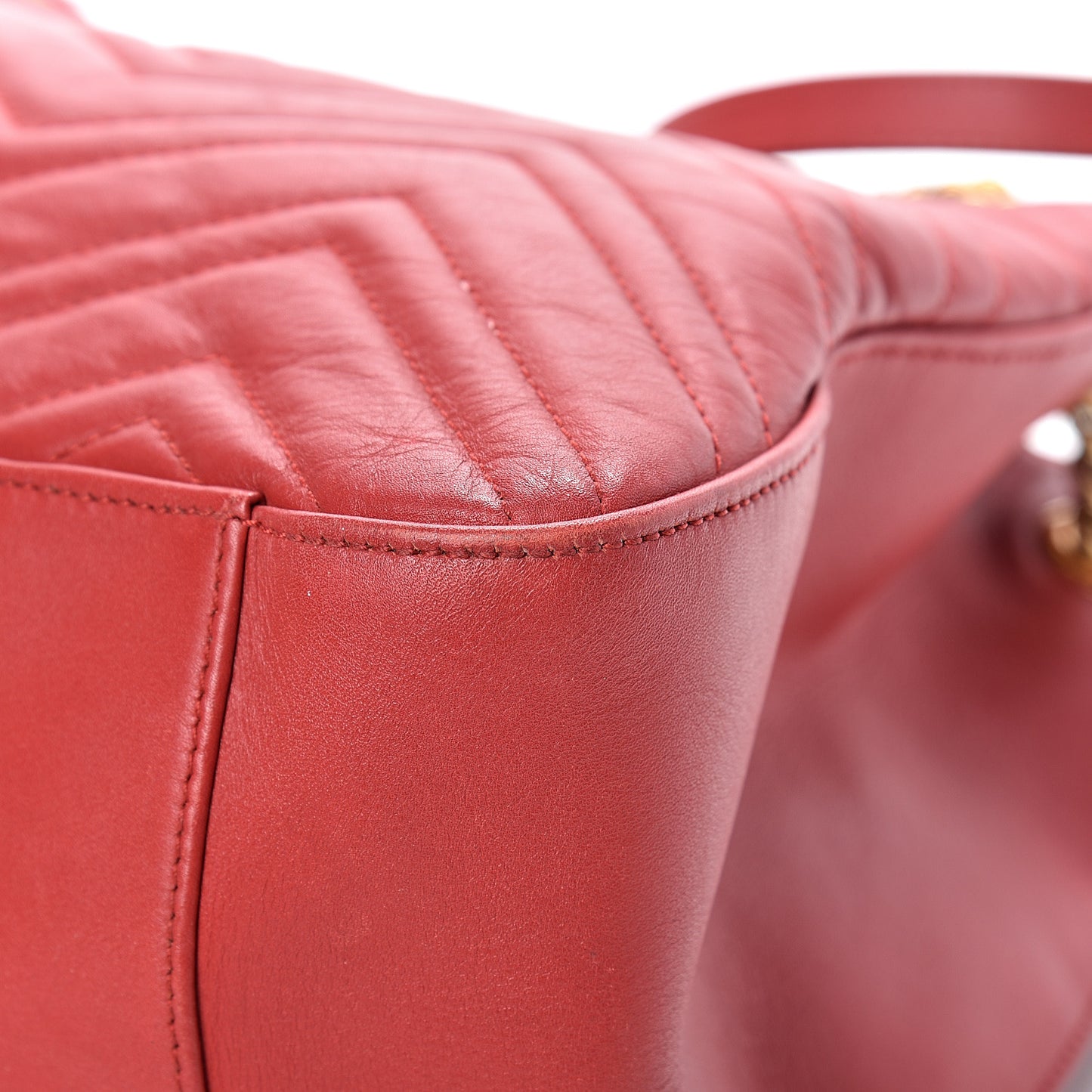 Calfskin Matelasse Medium GG Marmont Shoulder Tote Bag Hibiscus Red