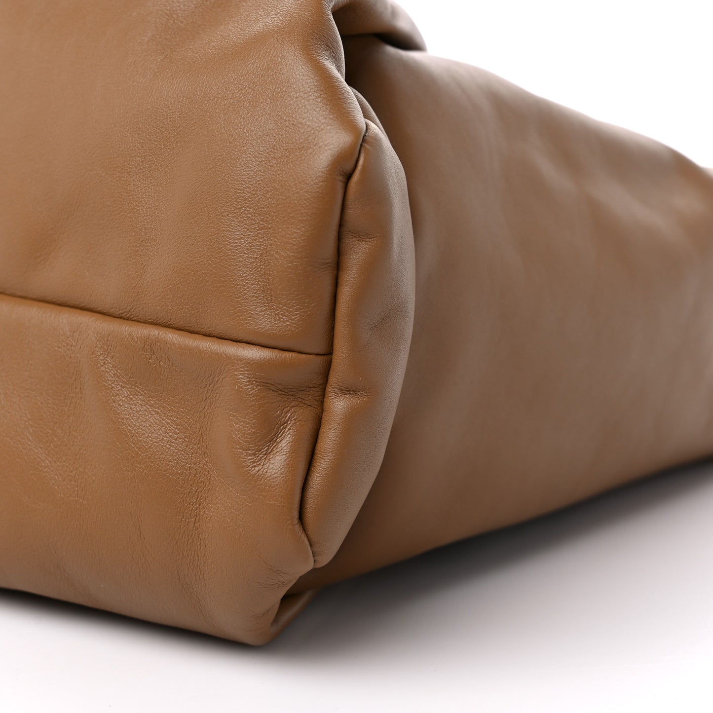 Smooth Butter Calfskin Small The Shoulder Pouch Cammello