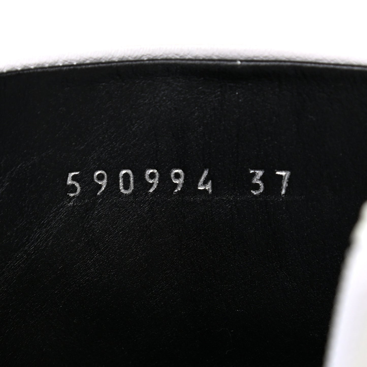 Shiny Sheepskin 20mm Oval Booties 37 White Black