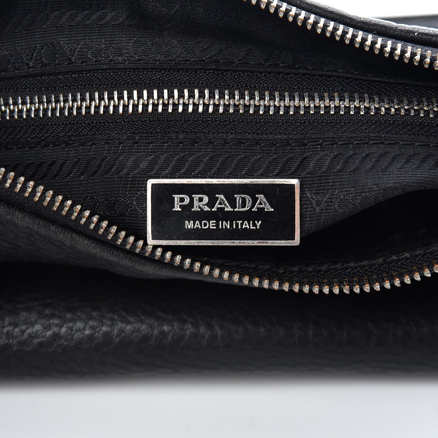 Vitello Daino Box Shoulder Bag Nero Black
