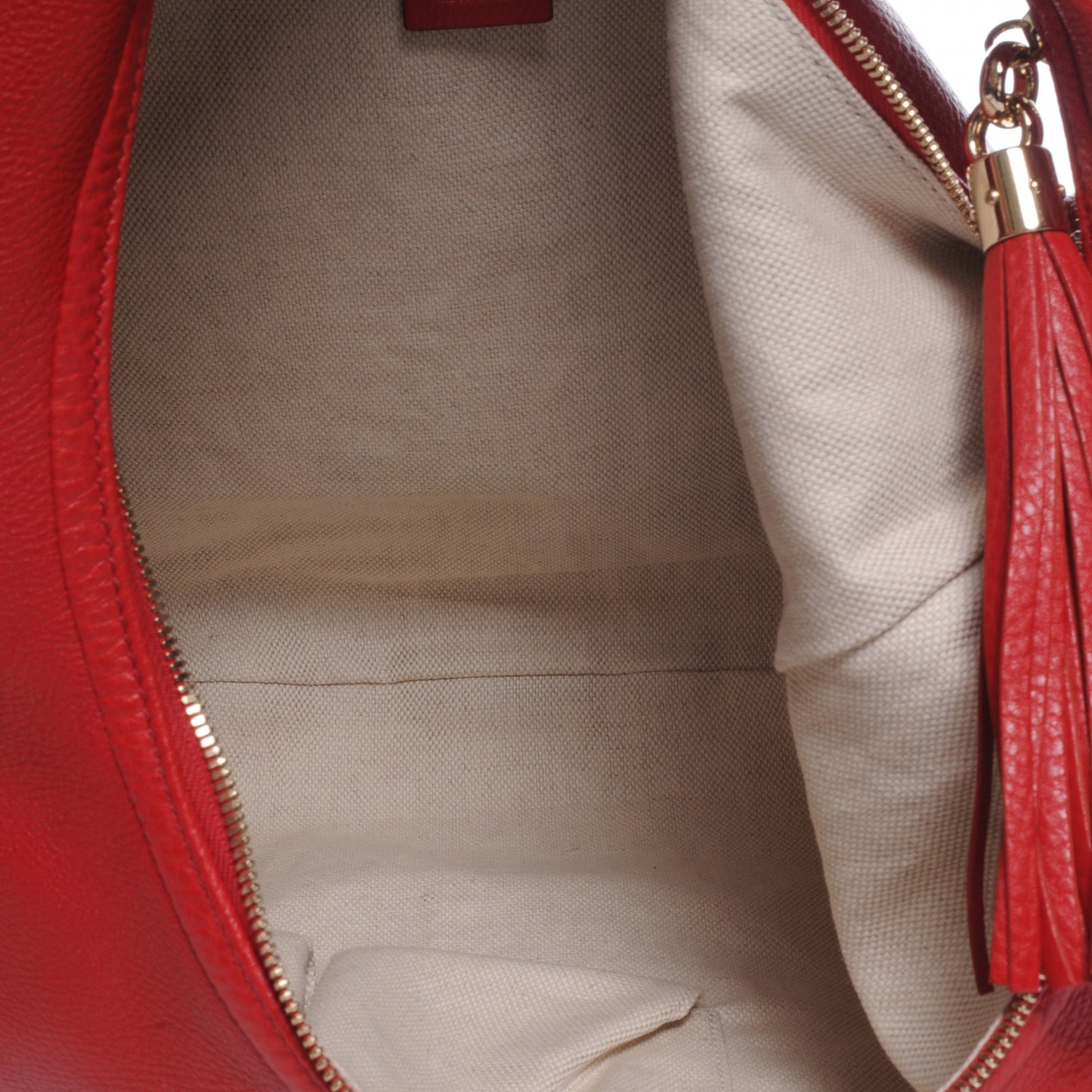 Pebbled Calfskin Large Soho Hobo Red