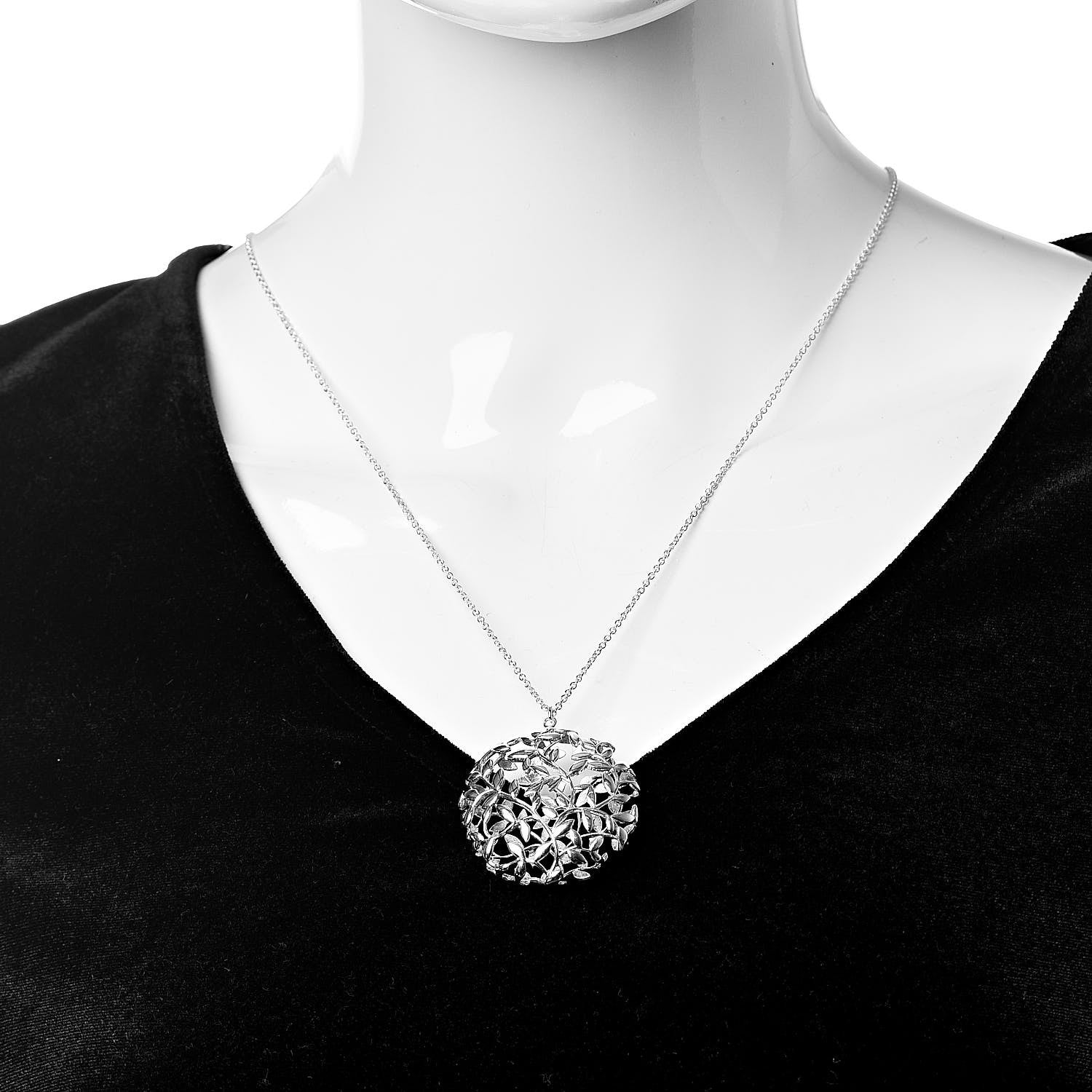 Tiffany Sterling Silver Paloma Picasso Olive Leaf Medallion Pendant Necklace 2 of 6