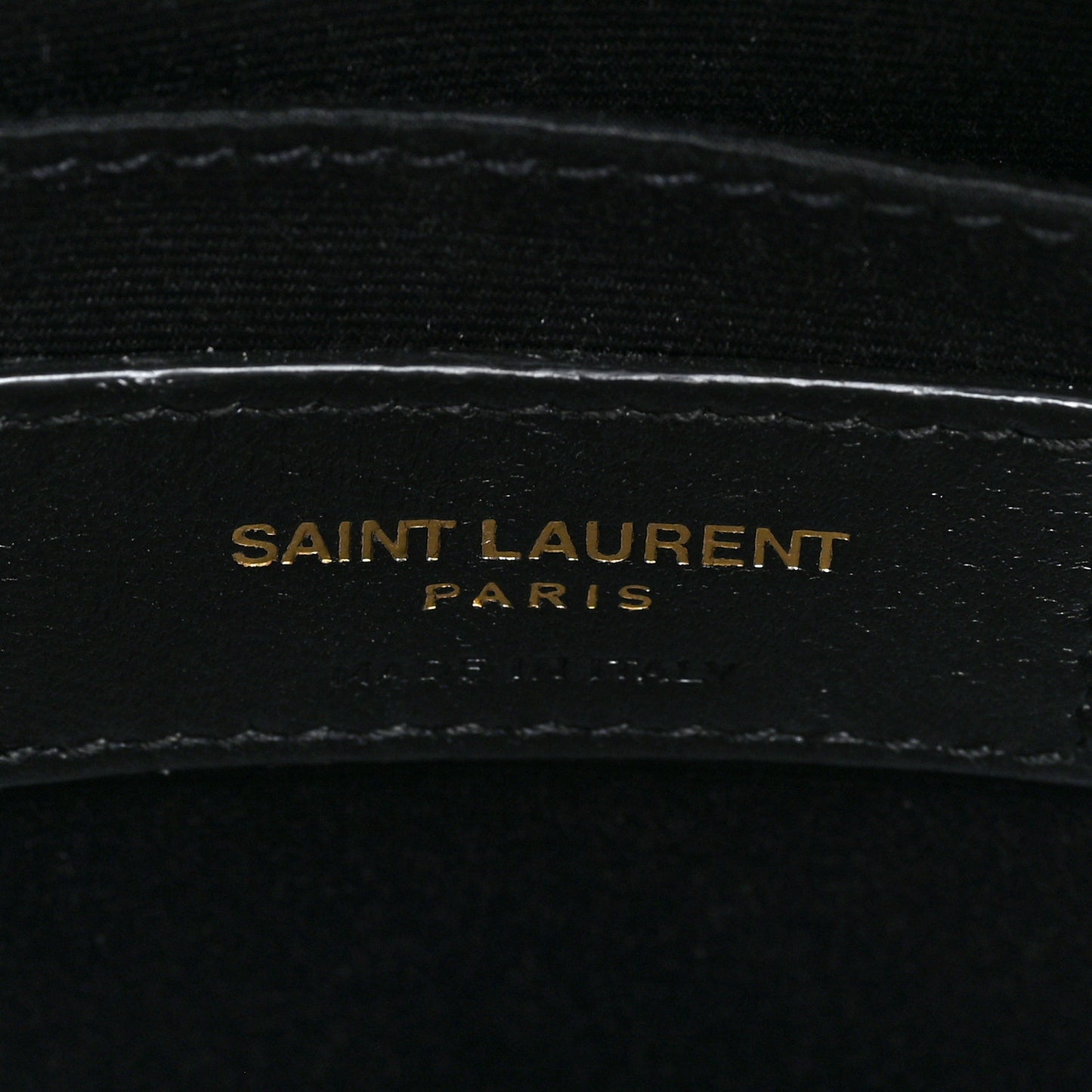 Grain De Poudre Matelasse Chevron Quilted Round Vinyle Camera Bag Crema Soft