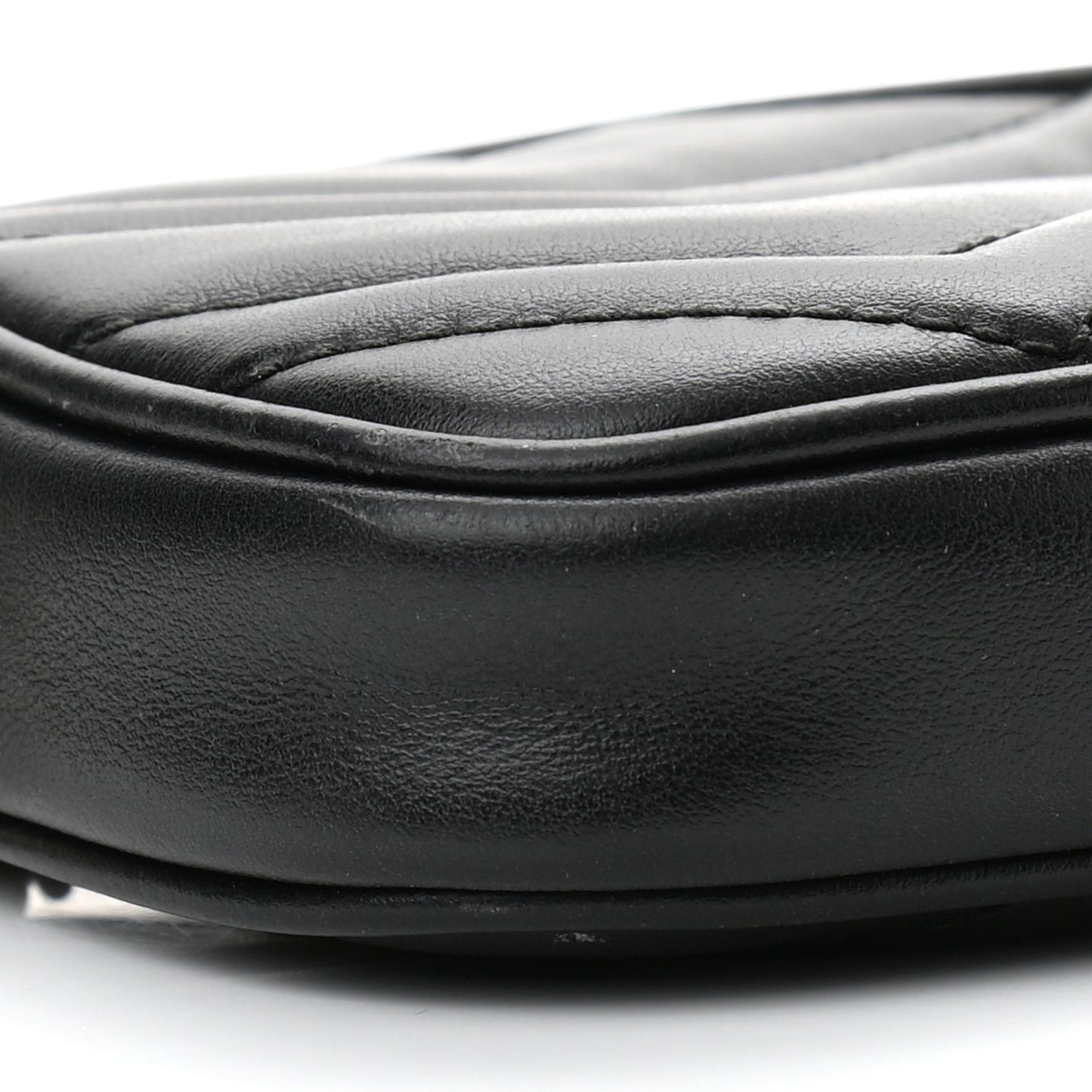 Calfskin Matelasse Mini GG Marmont Chain Crossbody Bag Black
