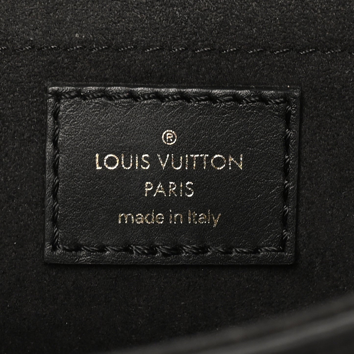 Calfskin New Wave Chain PM Black