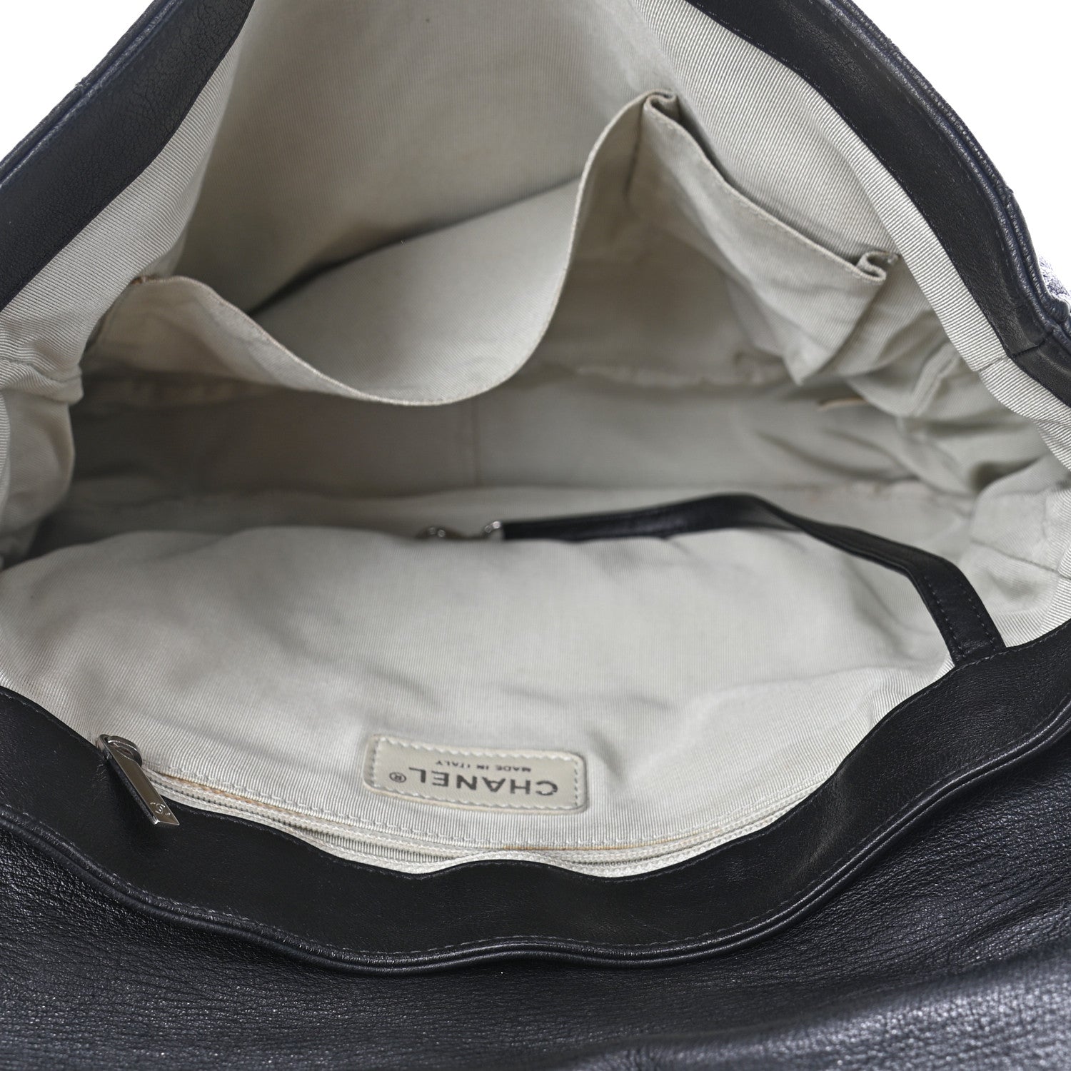 Chanel Washed Lambskin Quilted Maxi Chain Around Flap Black 4 of 4