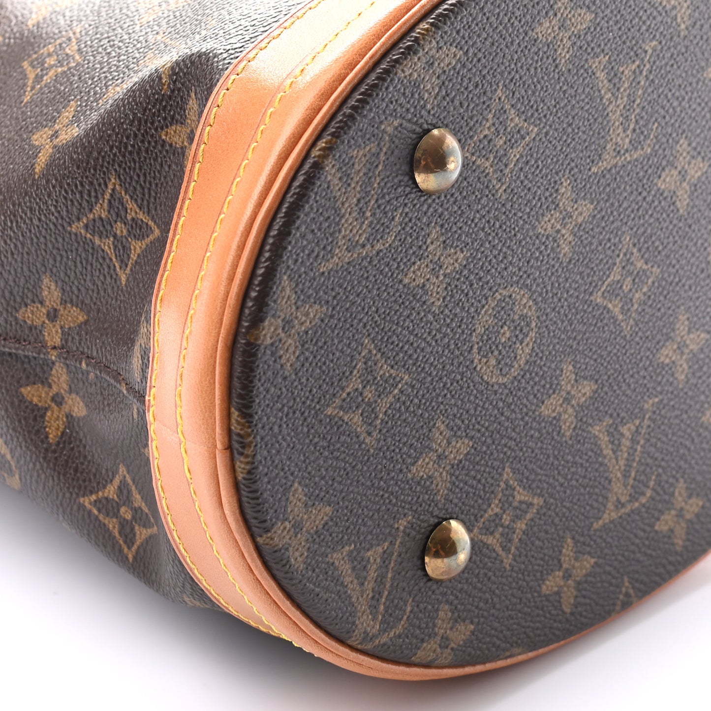 Monogram Petit Bucket 23