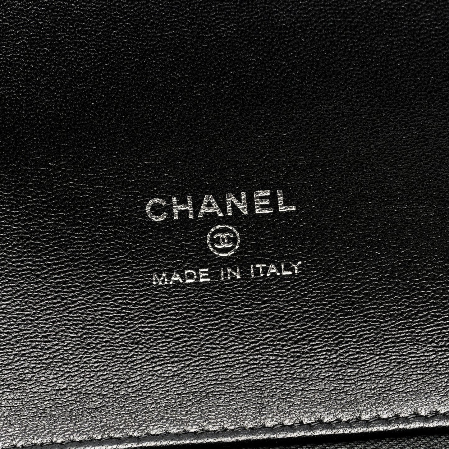 Shiny Crumpled Calfskin Large 31 Pouch Black