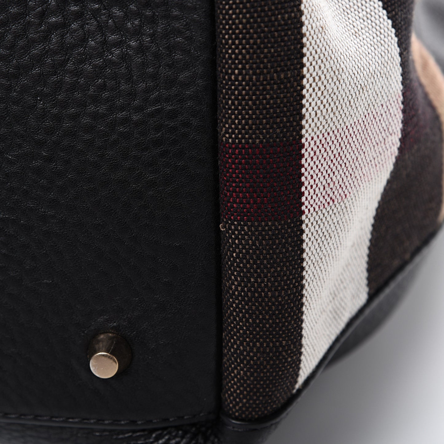 Grainy Calfskin House Check Medium Maidstone Black