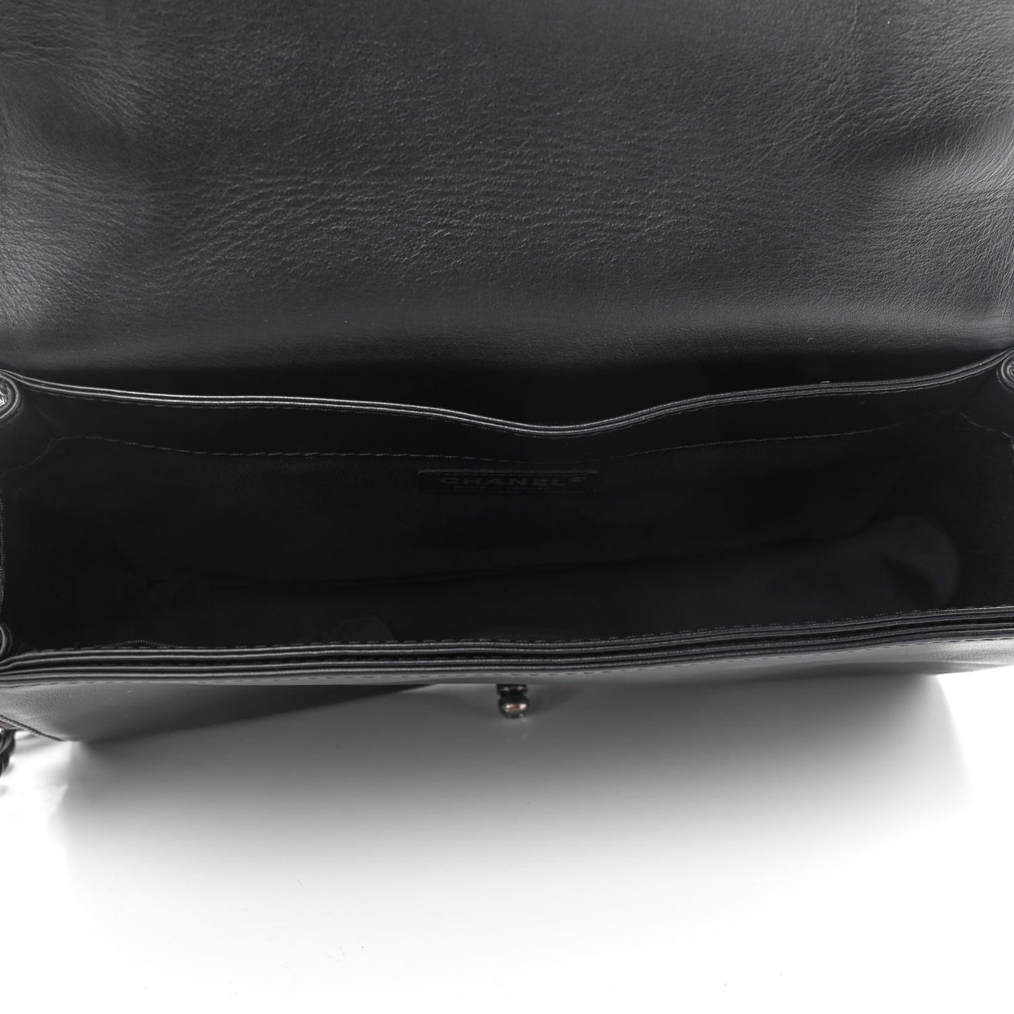 Calfskin Enchained New Medium Boy Flap Black