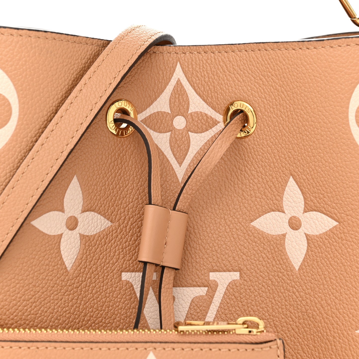 Empreinte Monogram Giant Neonoe MM Arizona Beige