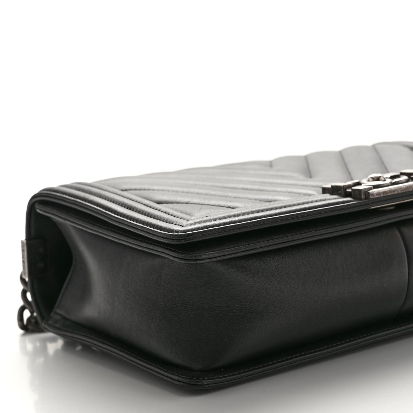 Calfskin Chevron Quilted New Medium Boy Flap Black