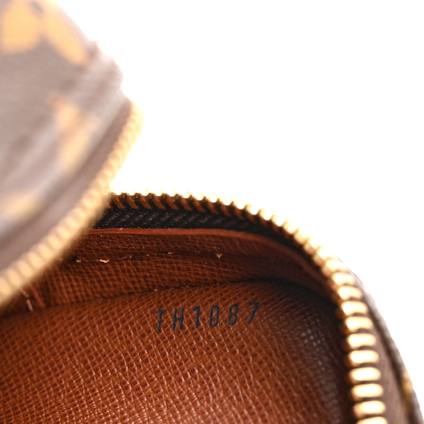 Monogram Amazone