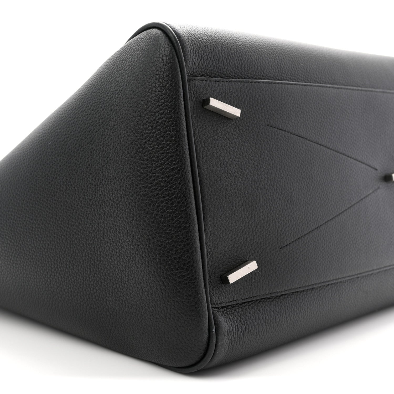 Salvatore Ferragamo ブラックパーティーバッグ Salvatore Ferragamo Hammered Calfskin XL East West Tote Bag Black