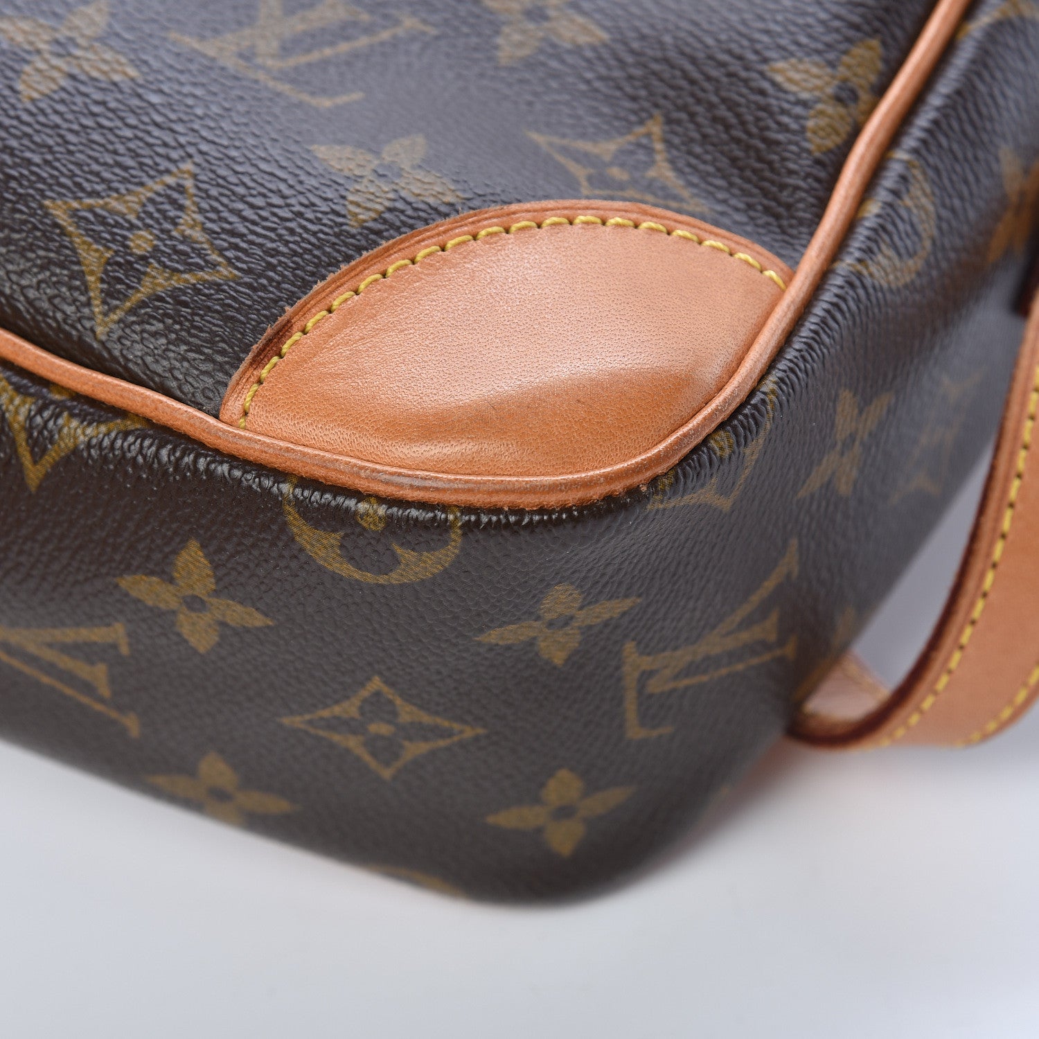 Louis Vuitton Monogram Trocadero 30 10 of 15