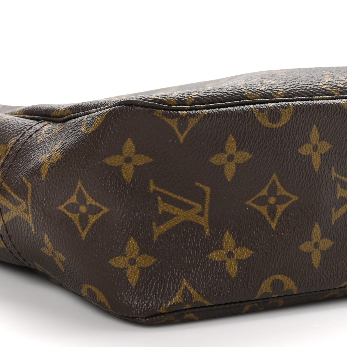 LOUIS VUITTON Monogram Trousse Toilette 28