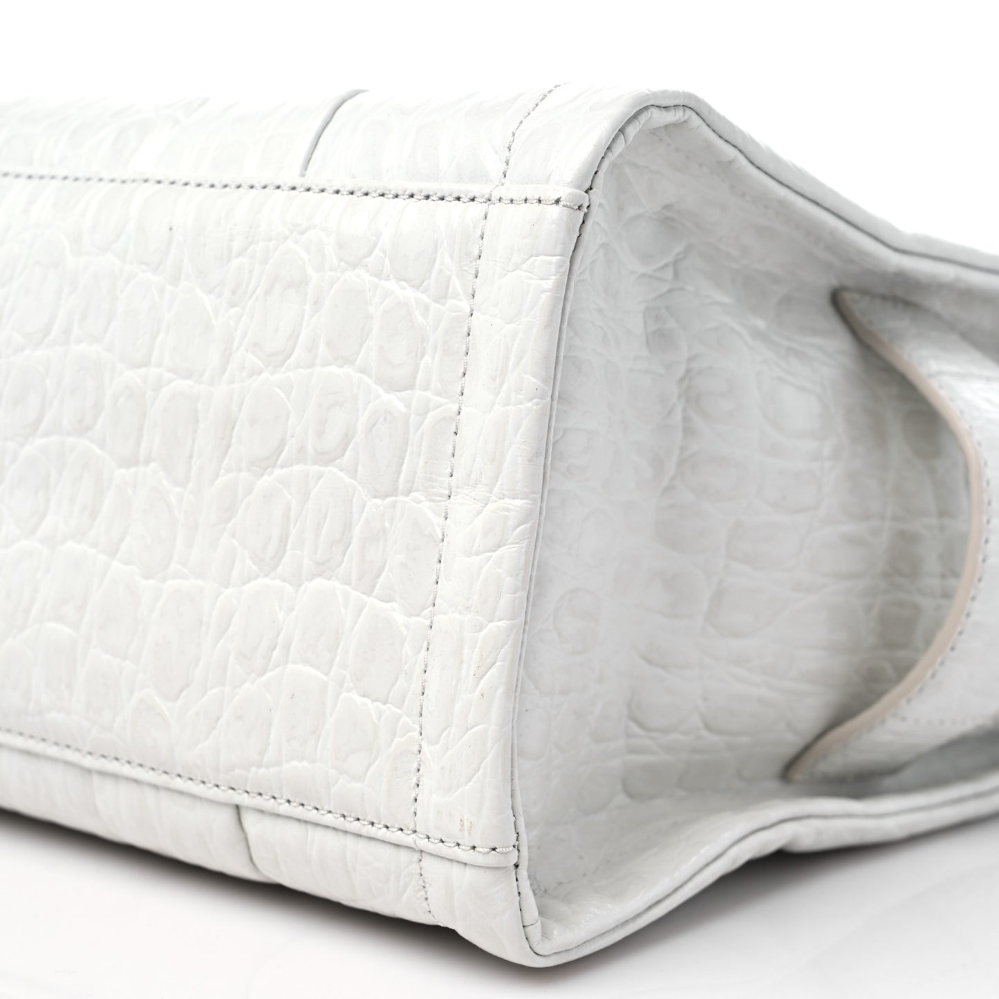 Croc Embossed Medium The Tote Bag White