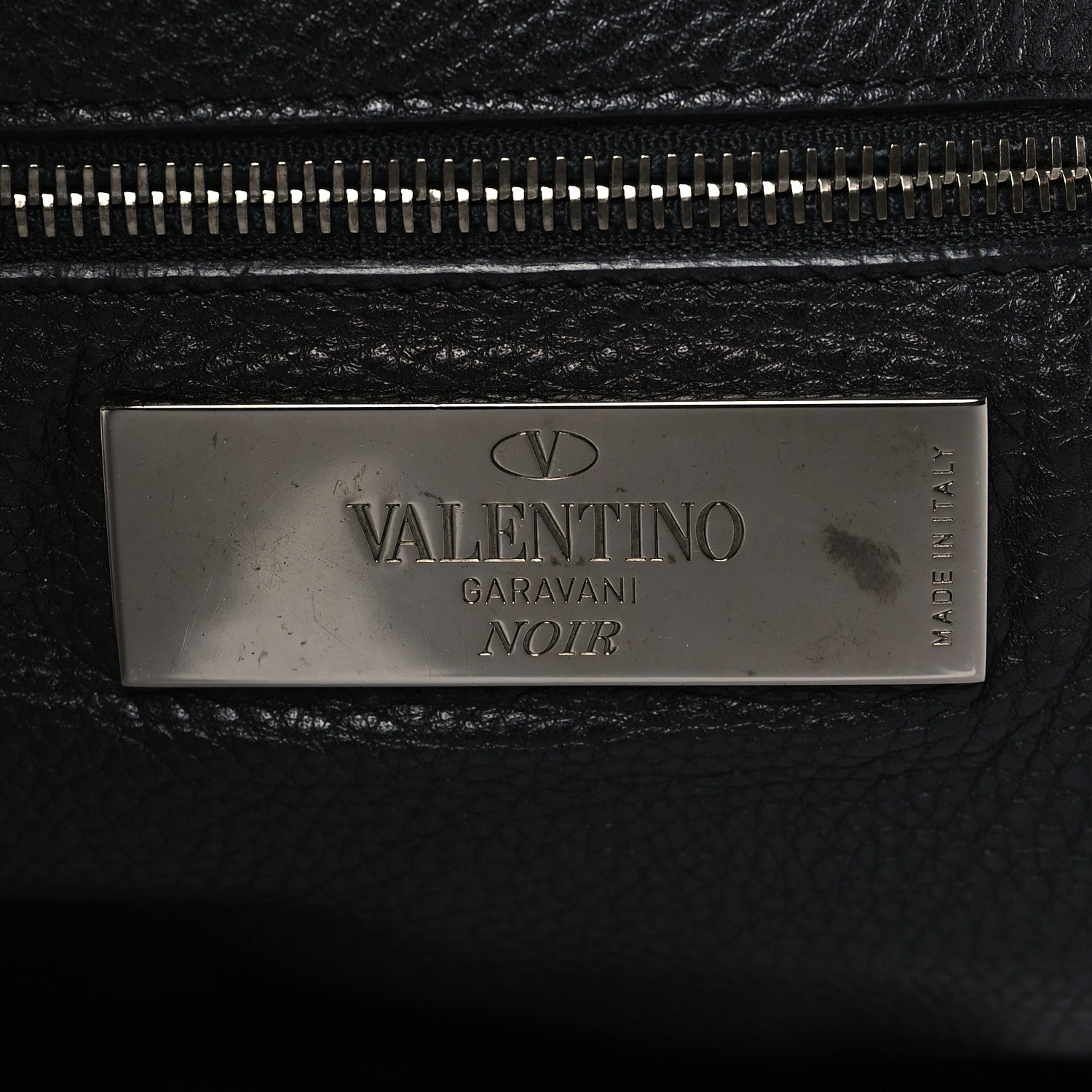 Valentino Garavani Grained Calfskin Onyx Medium Rockstud Rolling Tote Black 5 of 8