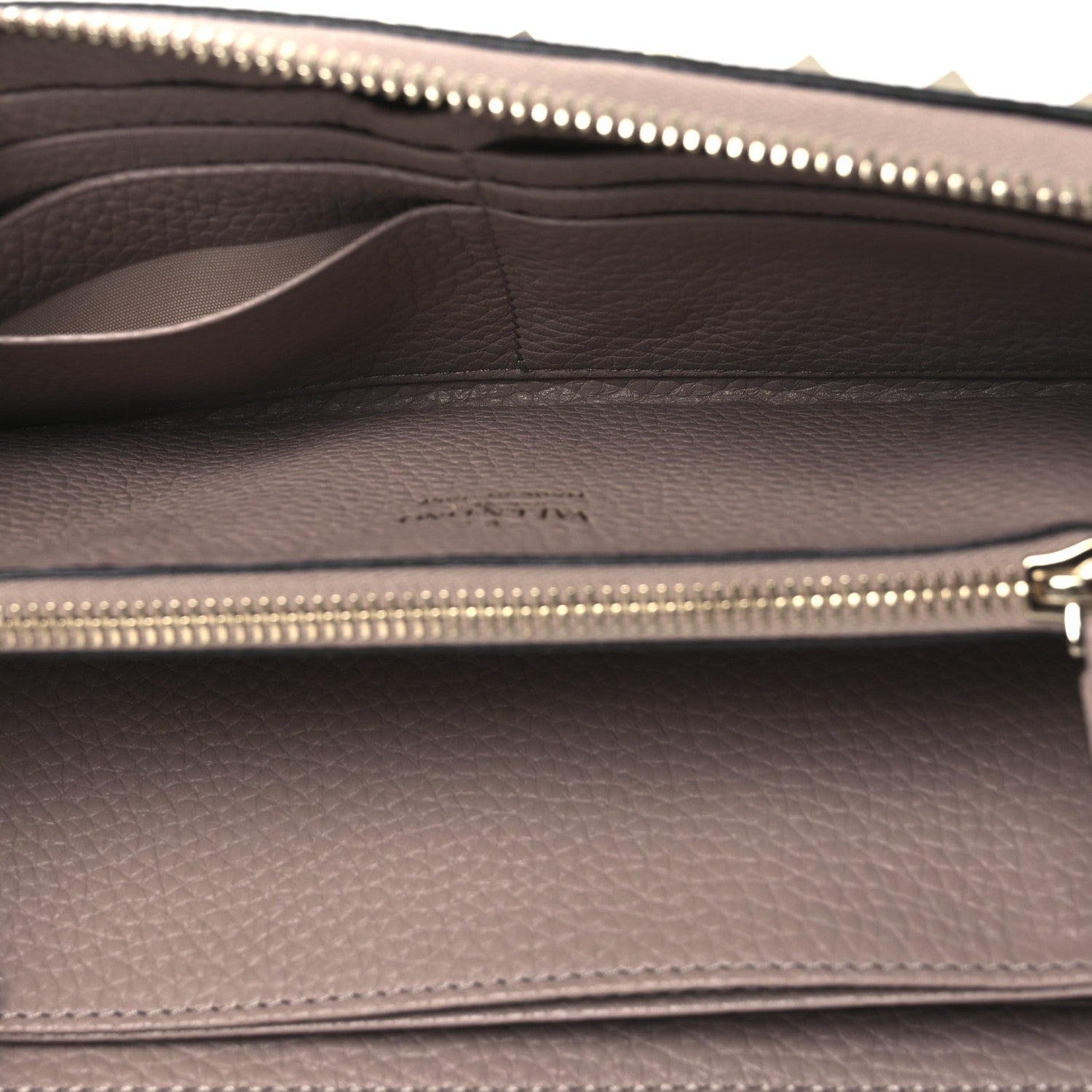 Valentino Garavani Pebbled Calfskin Rockstud Zip Around Wallet Poudre 5 of 6