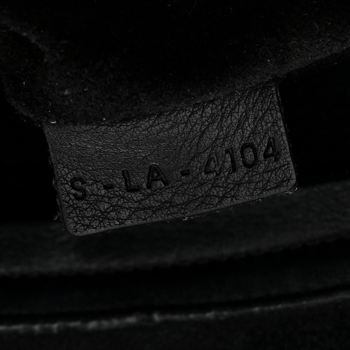 Grained Calfskin Medium Phantom Luggage Black