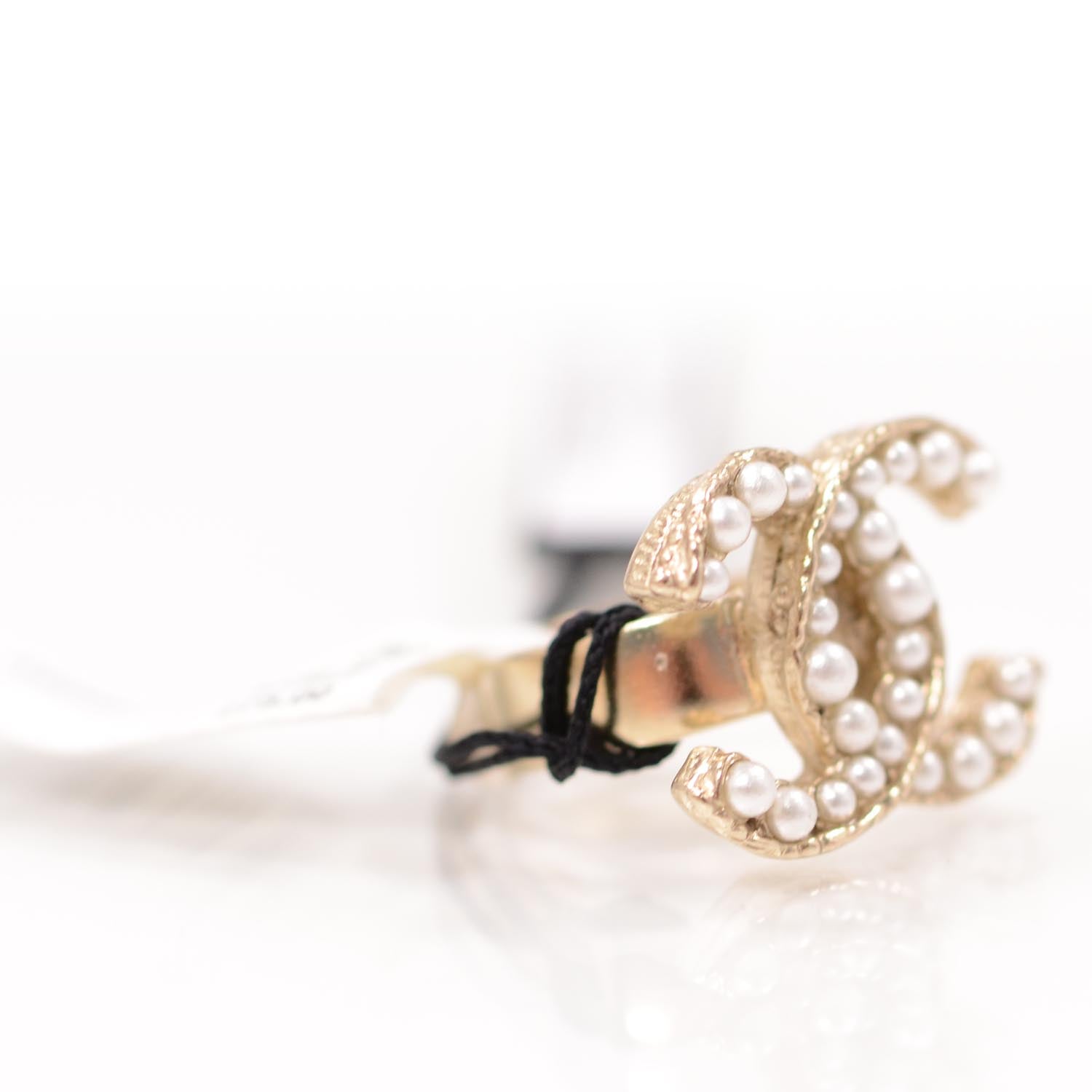 Chanel Pearl CC Ring 7 2 of 5