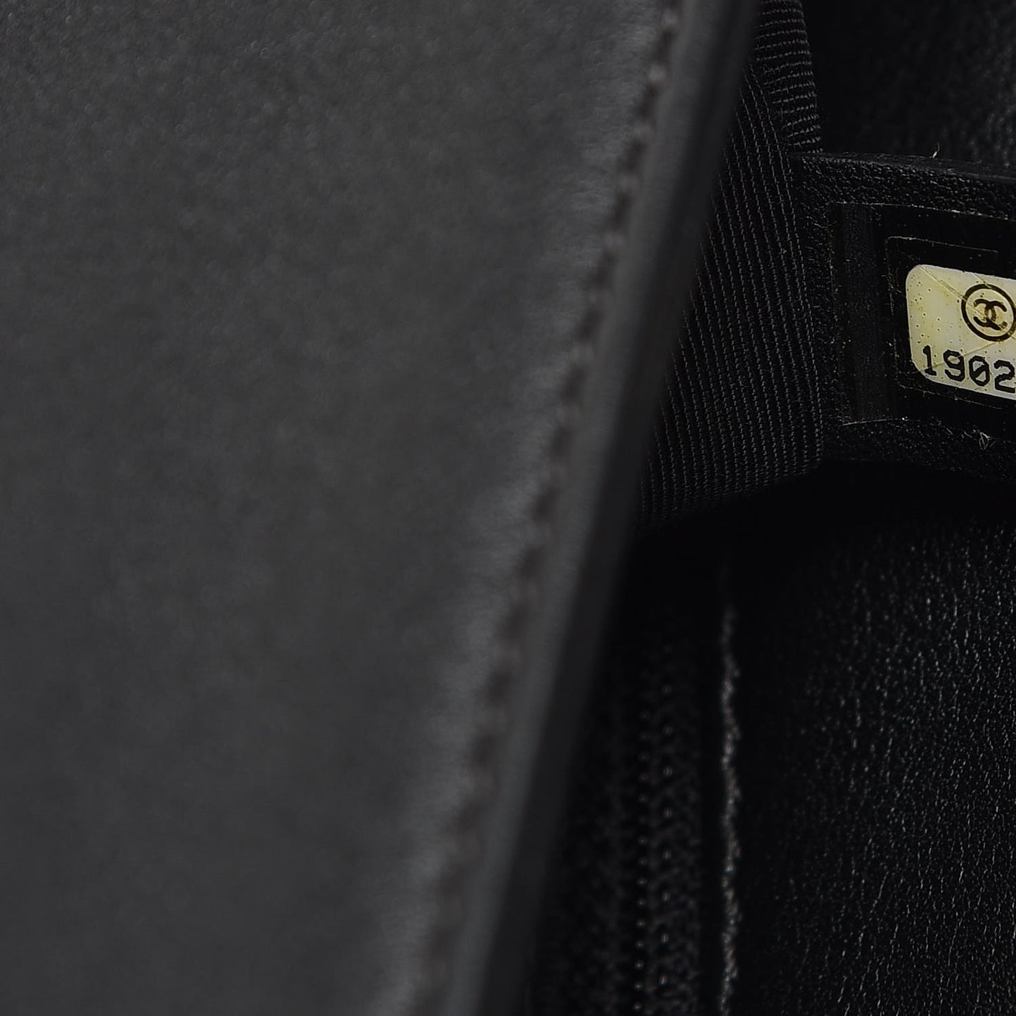 Calfskin Quilted Medium Graphic Flap Beige Black