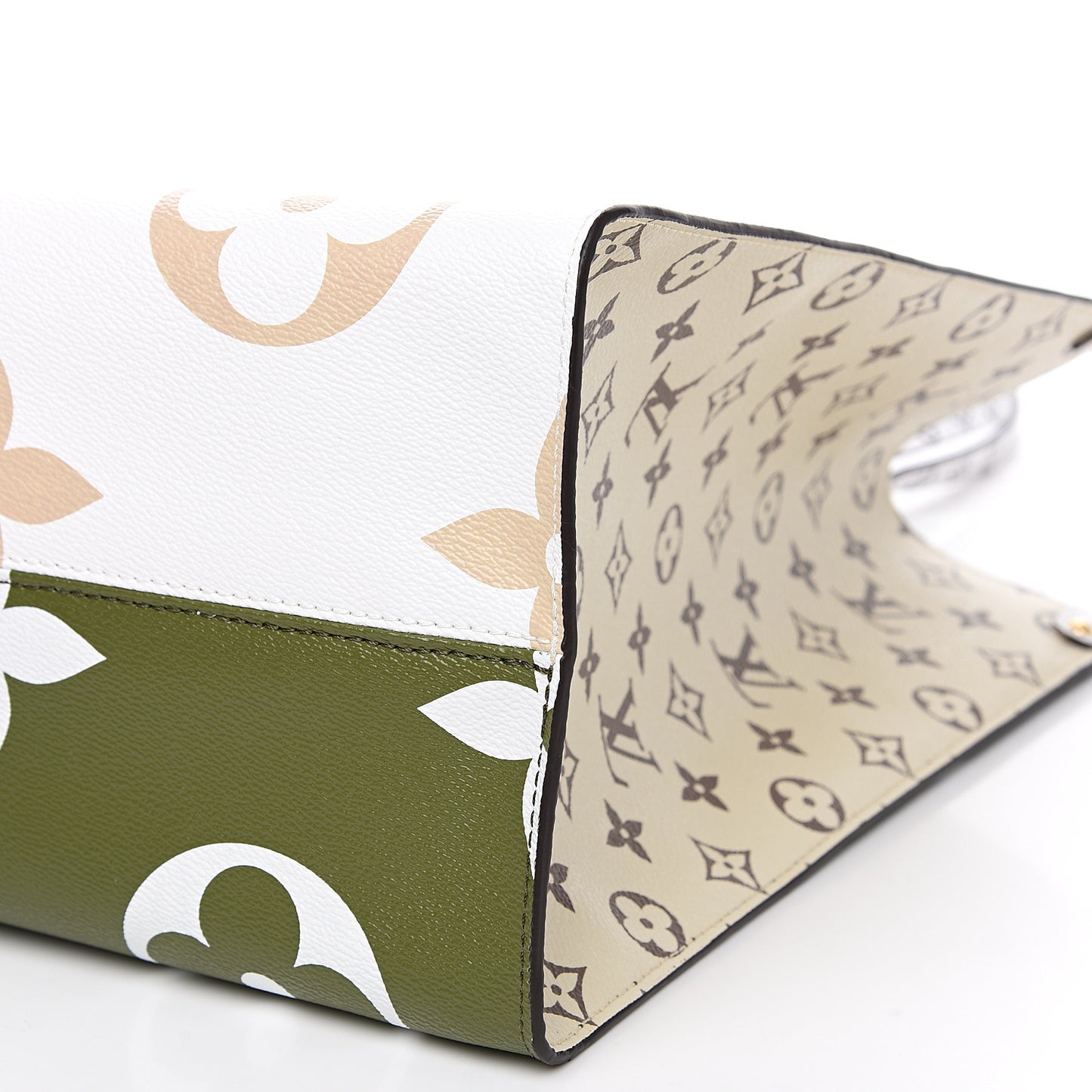 Monogram Giant Onthego GM Kaki Beige