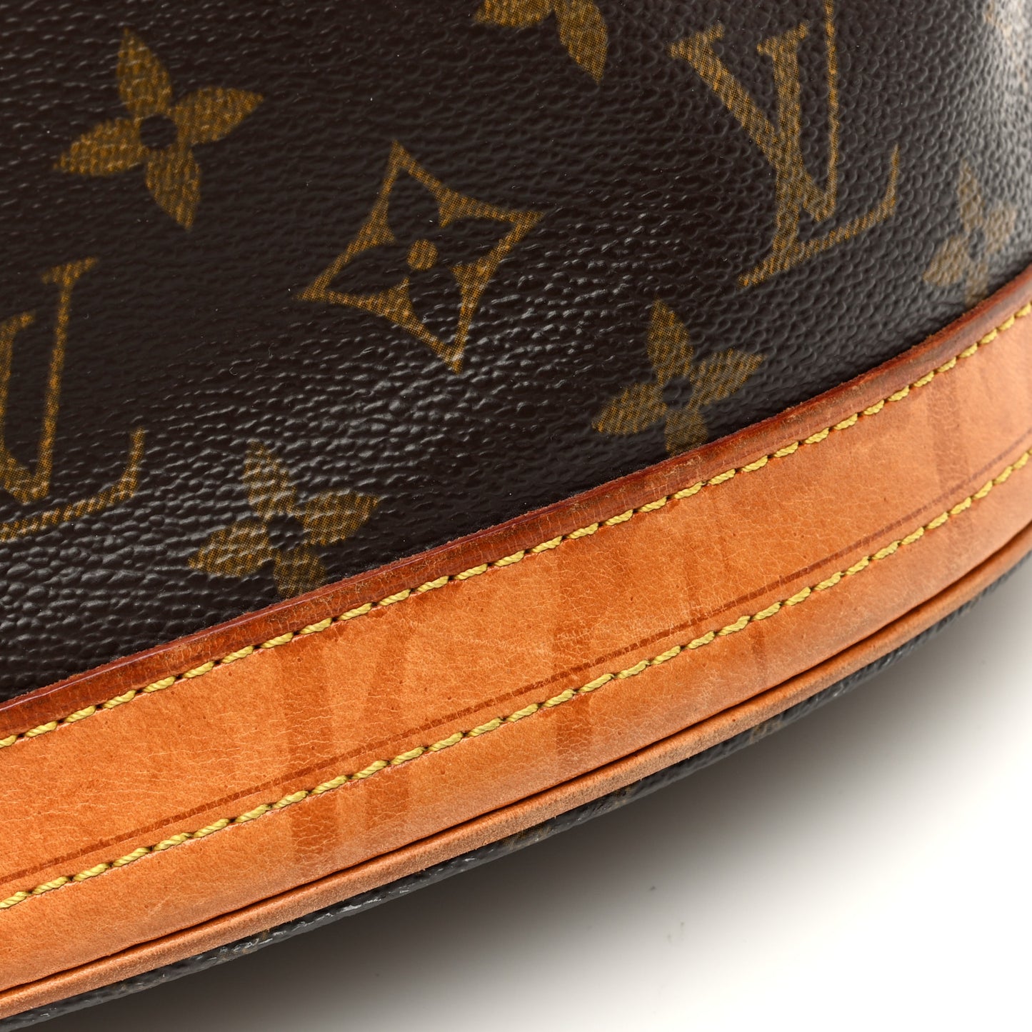 Monogram Petit Bucket 23