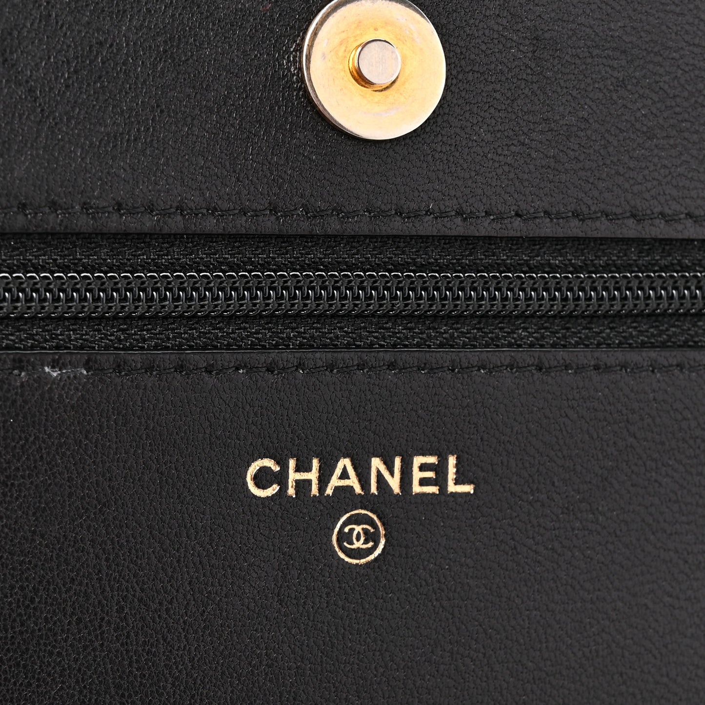 Lambskin Quilted Infinity Wallet On Chain WOC Black
