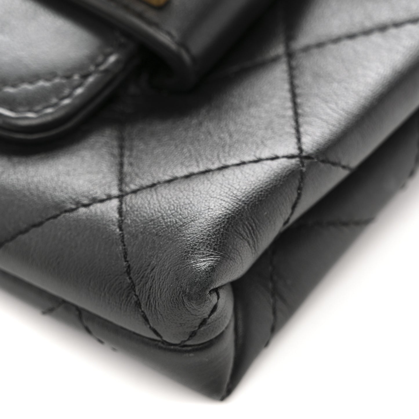 Calfskin Quilted Enchained Clutch Black