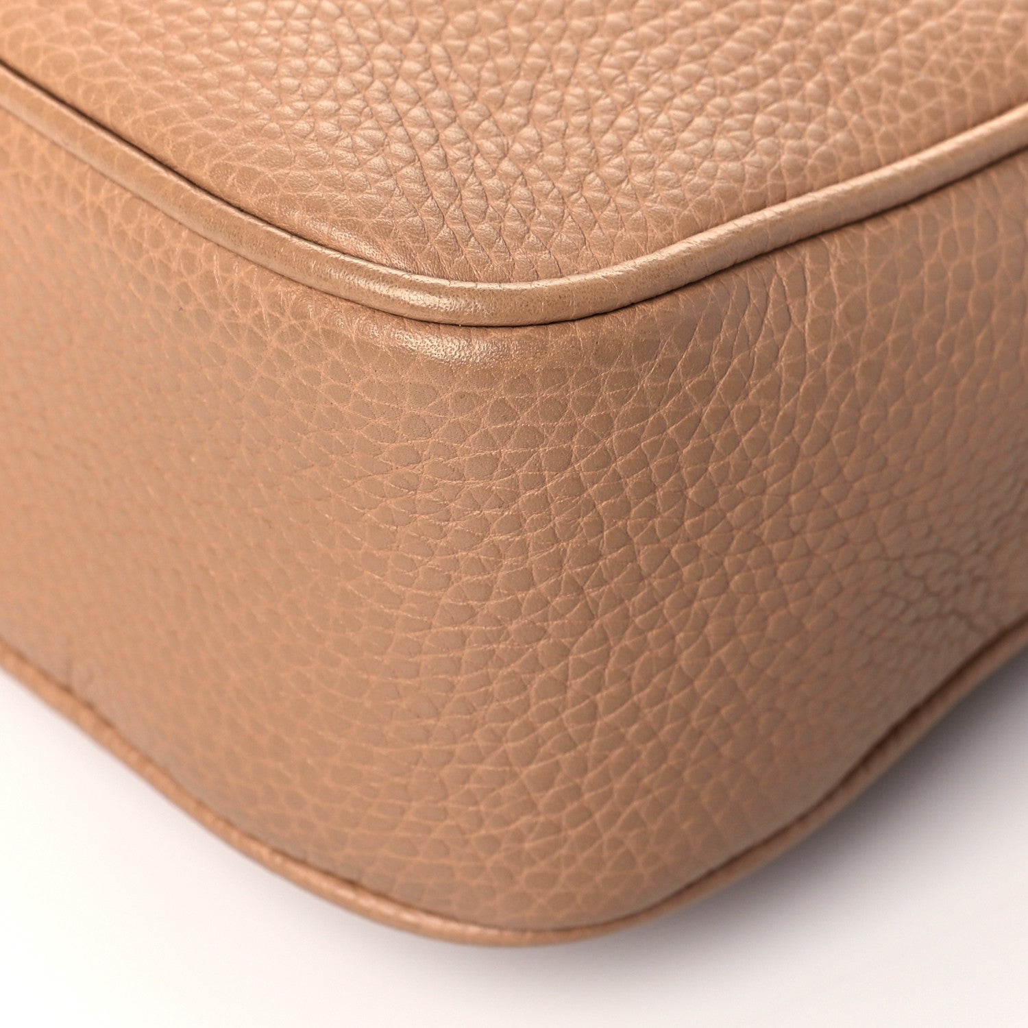 Gucci Pebbled Calfskin Small Soho Disco Bag Camelia 11 of 13