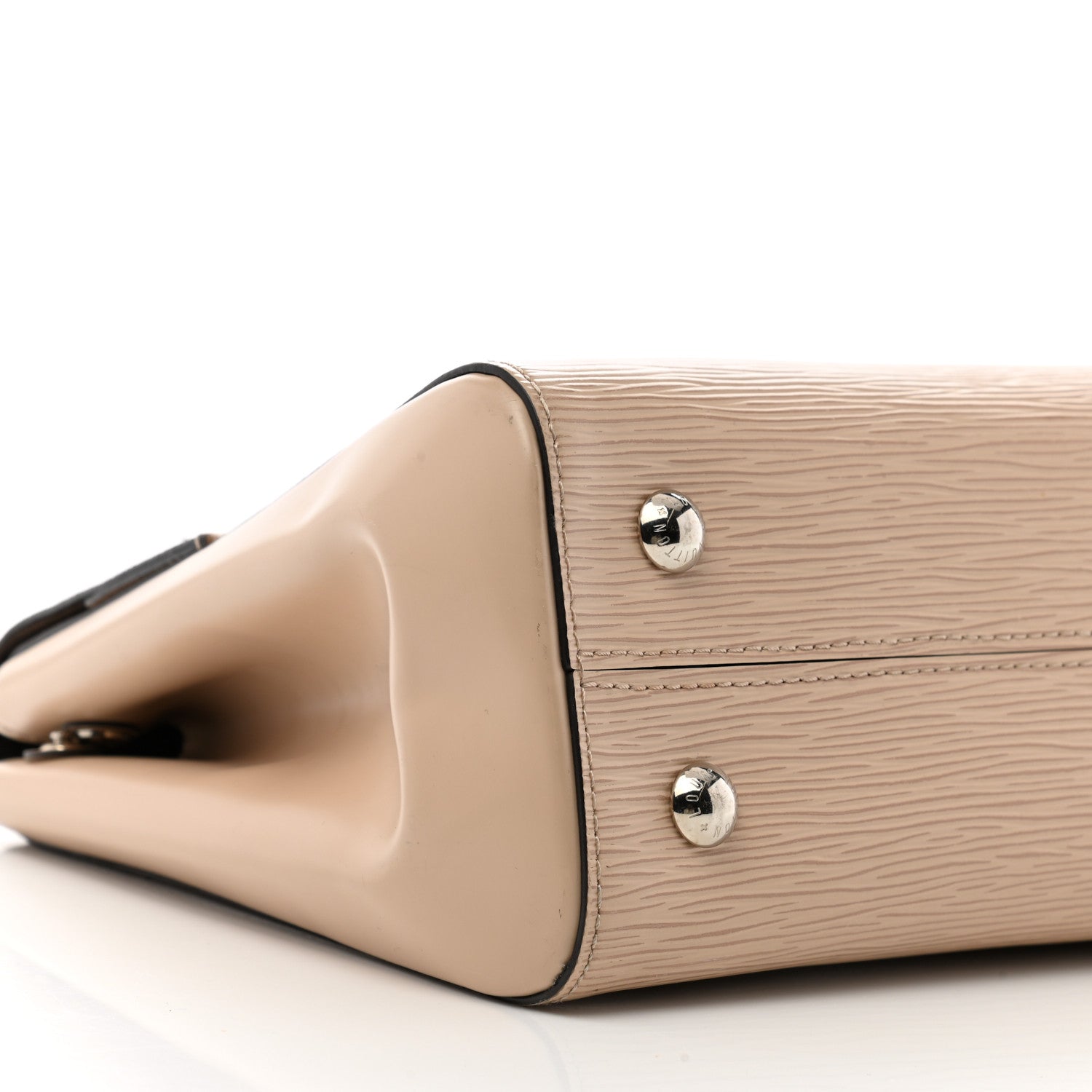 Louis Vuitton Epi Cluny MM Dune 8 of 10