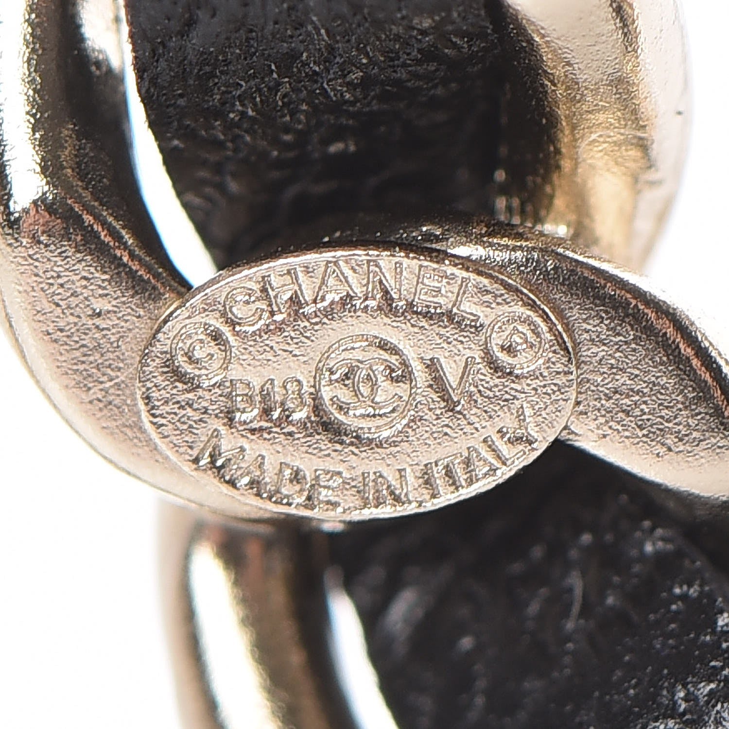 Chanel Lambskin Chain CC Brooch Black Gold 4 of 5