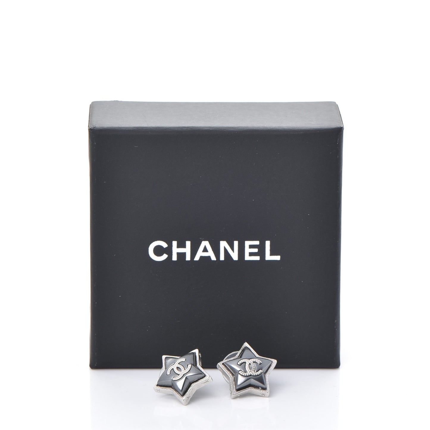 Resin Metal CC Star Earrings Silver