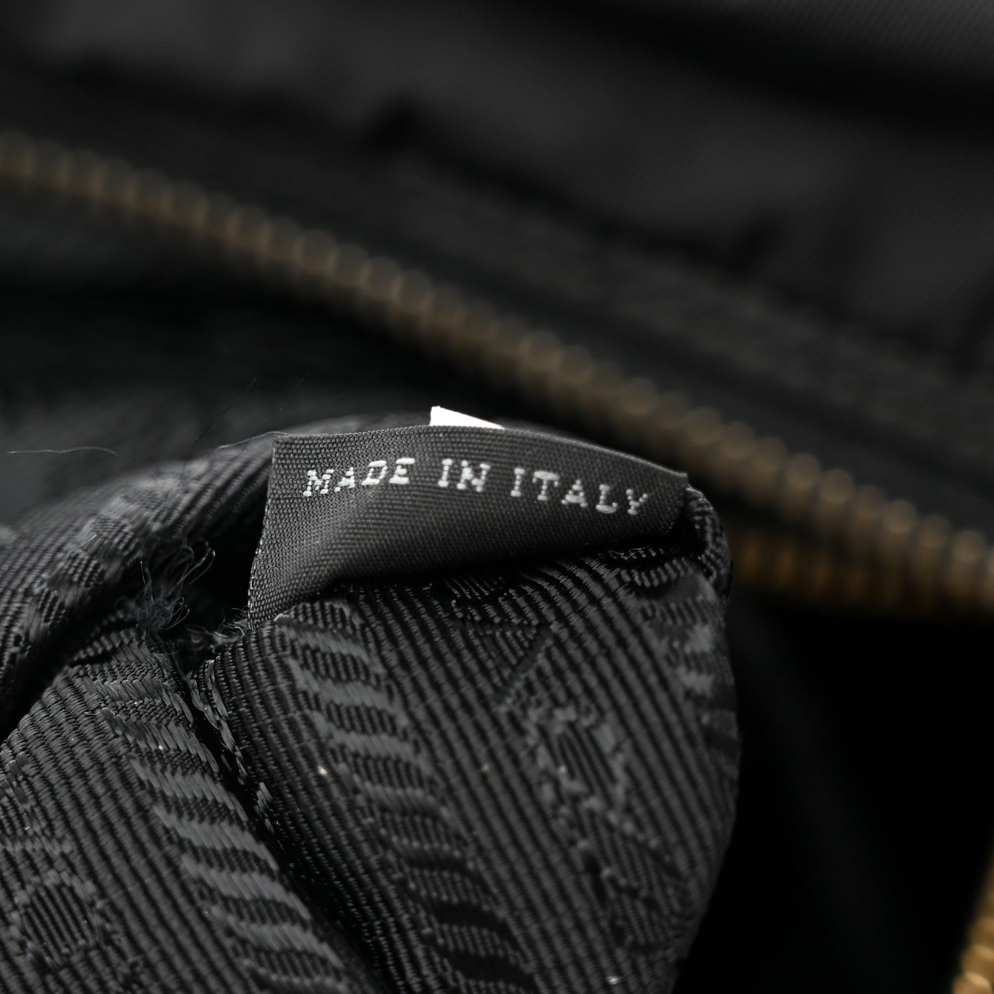 Tessuto Nylon Saffiano Messenger Bag Black
