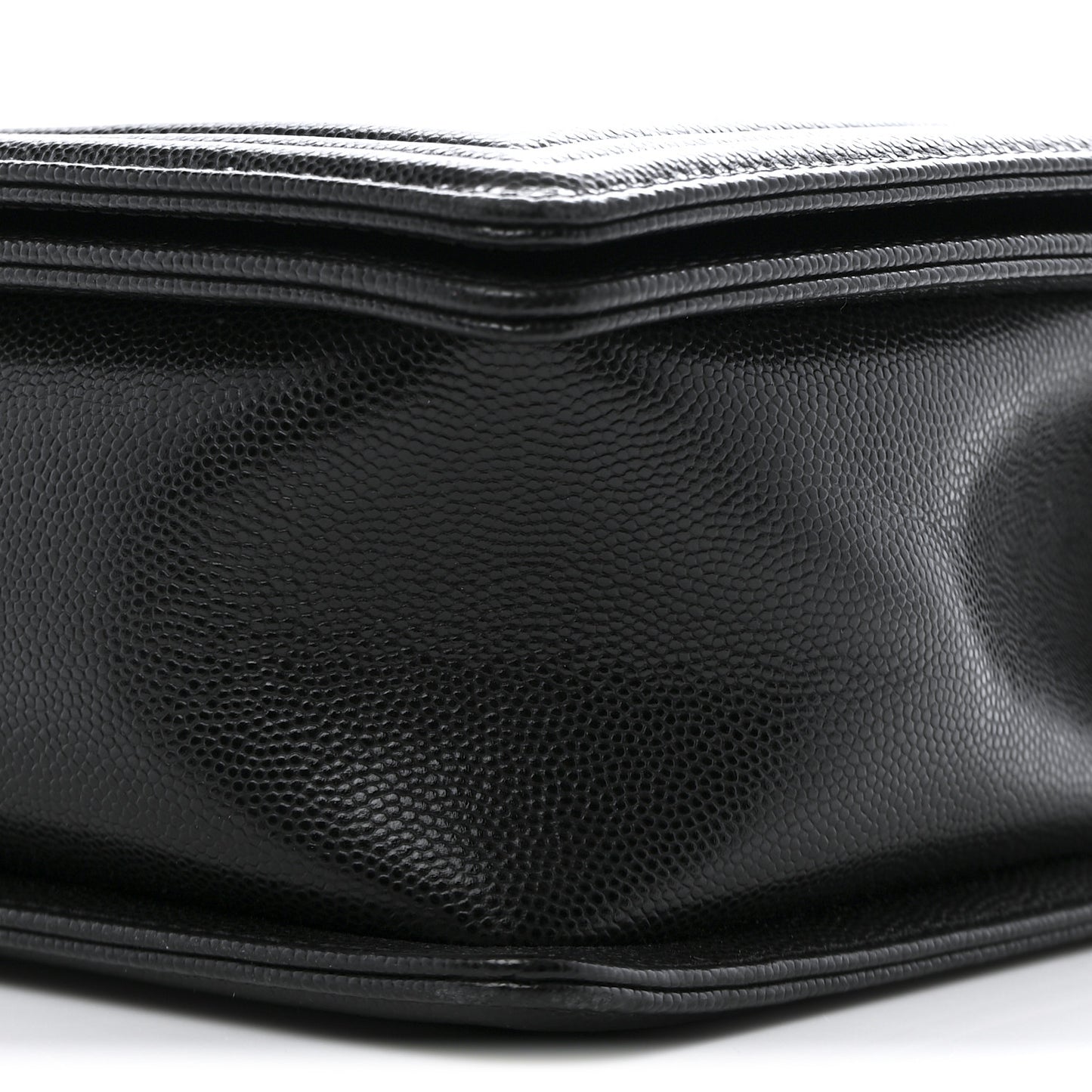 Caviar Quilted New Medium Boy Flap Black