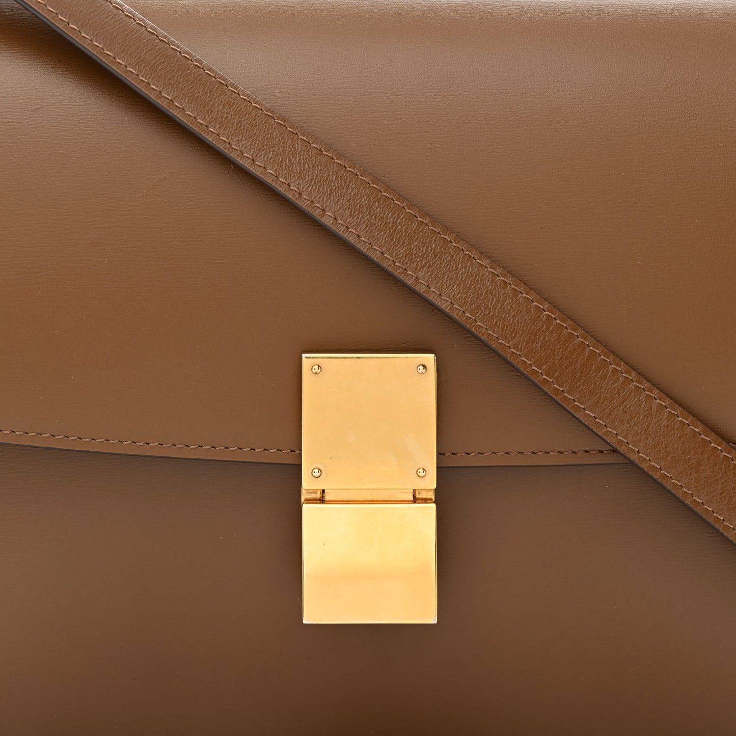 Box Calfskin Medium Classic Box Flap Bag Camel