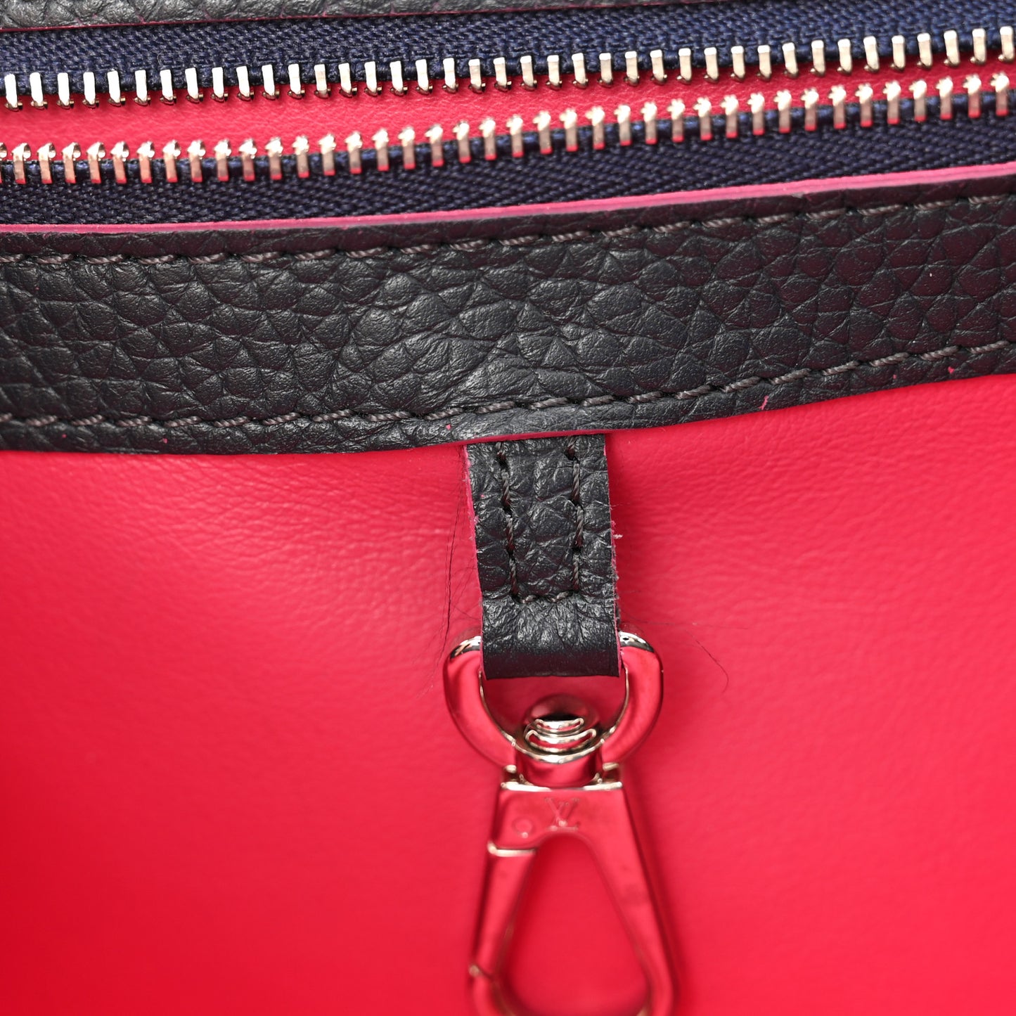 Taurillon Capucines PM Cobalt Fuchsia