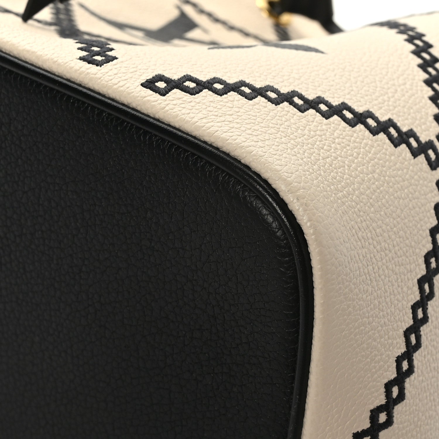 Louis Vuitton Empreinte Monogram Giant Broderies Neonoe MM Cream Black 11 of 13