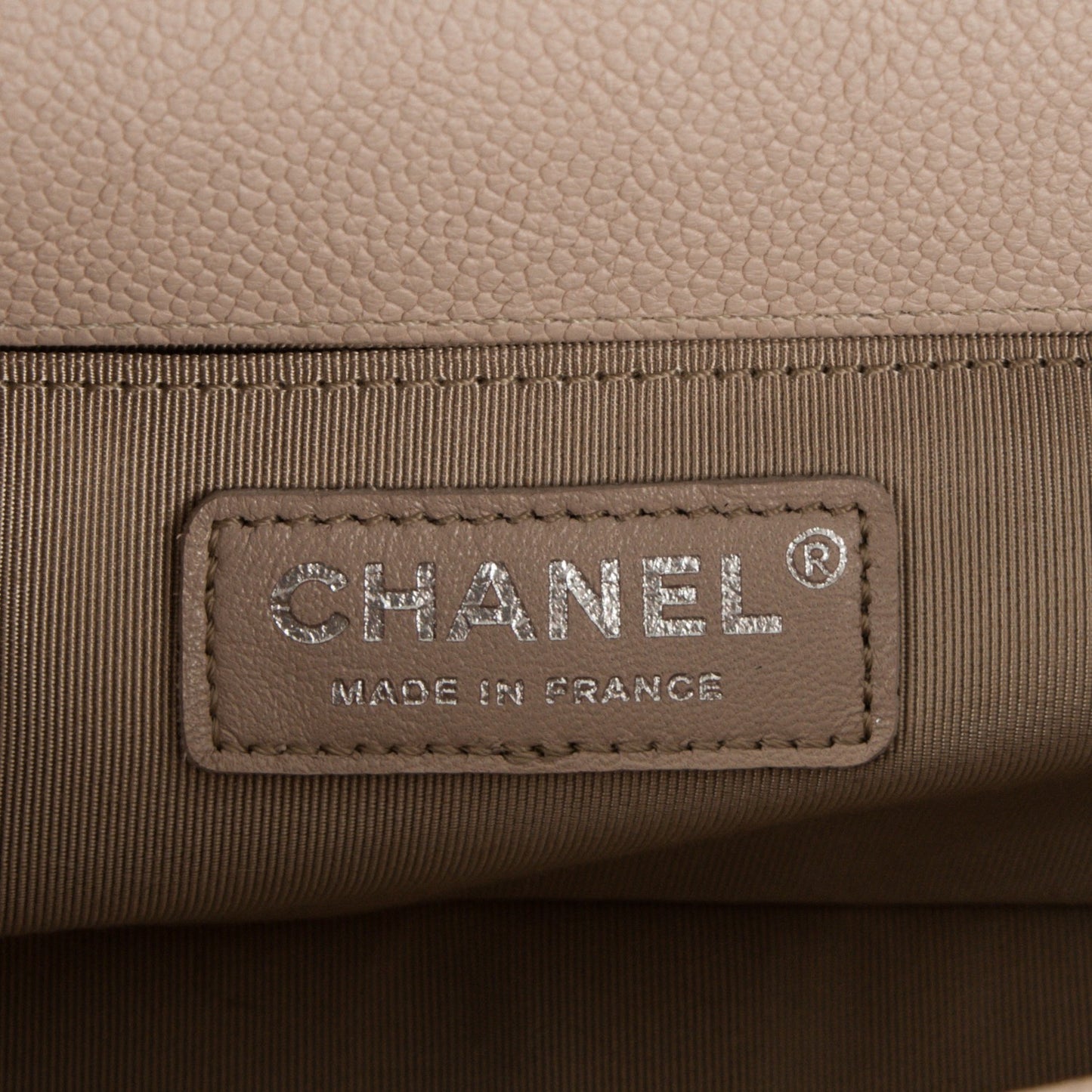 Caviar Quilted Medium Boy Flap Ivory