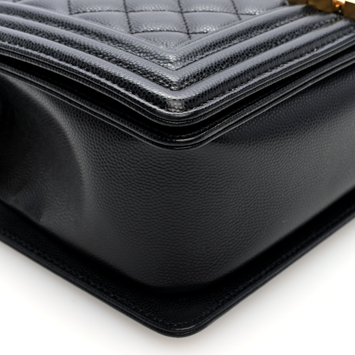 Caviar Quilted Medium Boy Flap Black