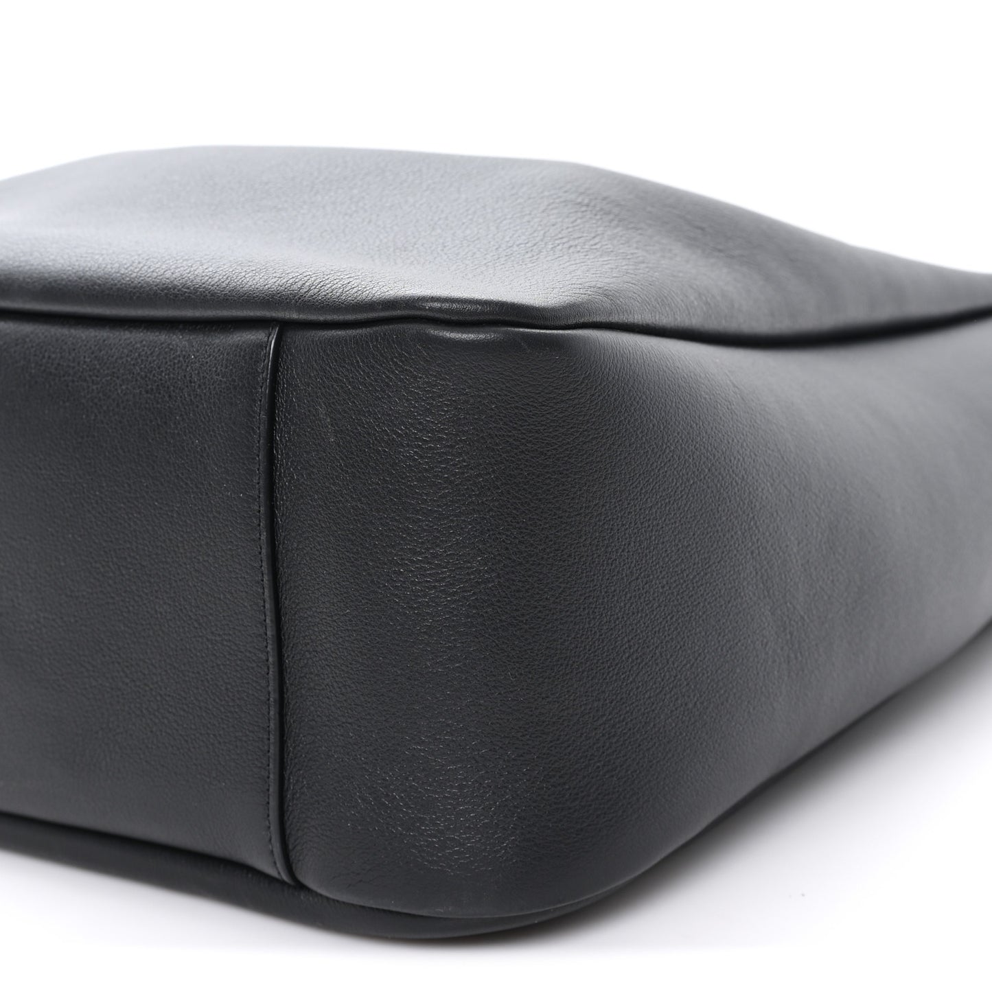 Supple Calfskin Large Le 5 A 7 Soft Hobo  Black