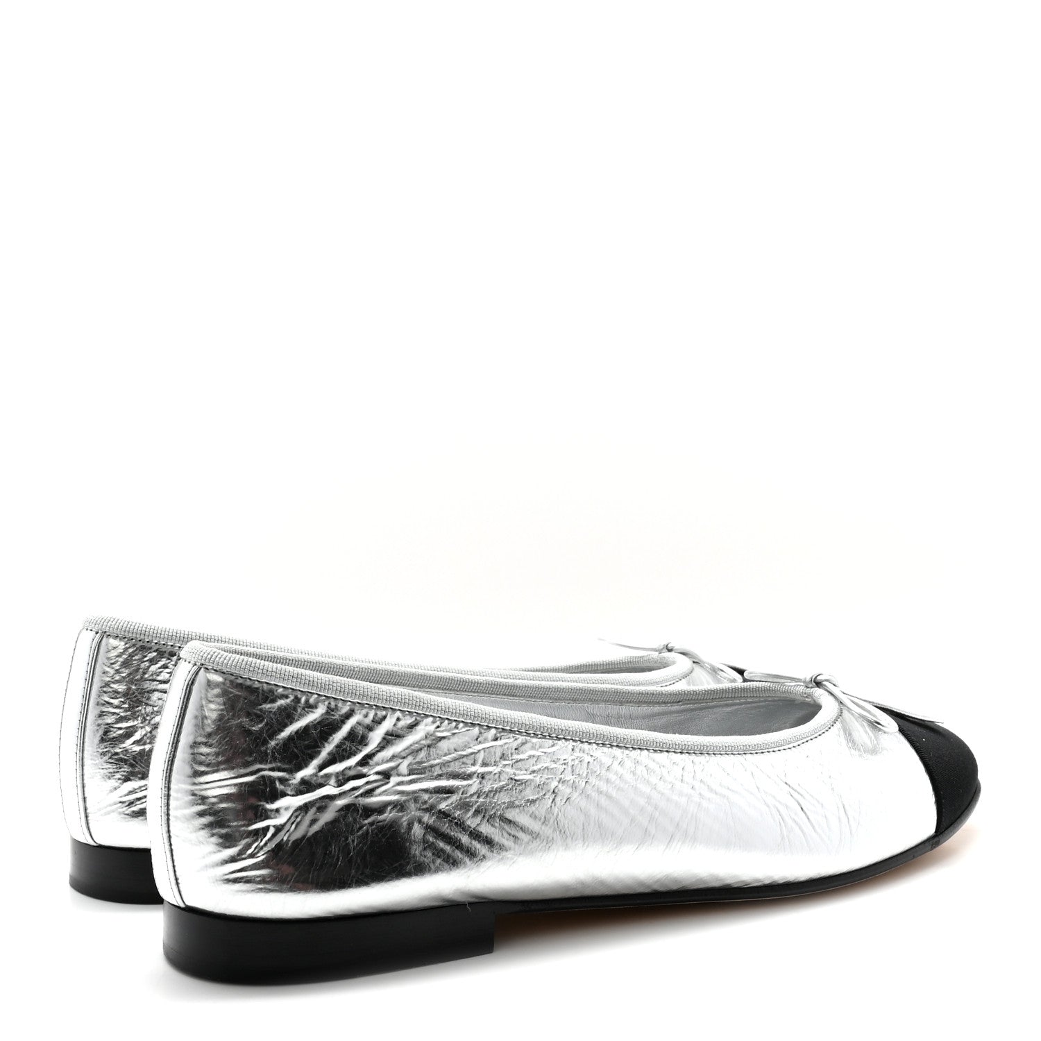 Chanel Laminated Crumpled Lambskin Grosgrain Cap Toe CC Ballerina Flats 40 Silver Black 5 of 10